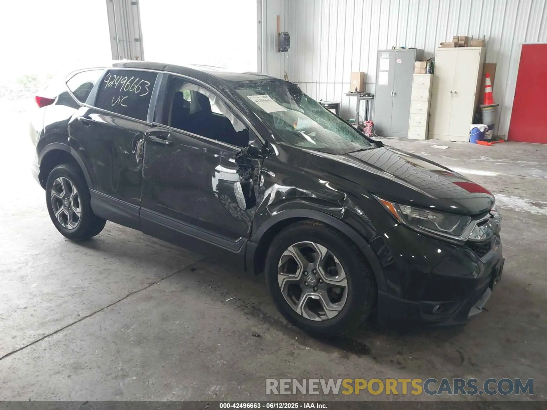 1 Photograph of a damaged car 7FARW2H56KE011840 HONDA CR-V 2019