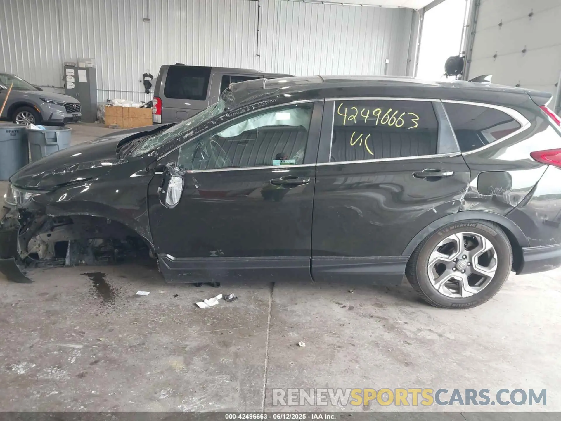 13 Photograph of a damaged car 7FARW2H56KE011840 HONDA CR-V 2019