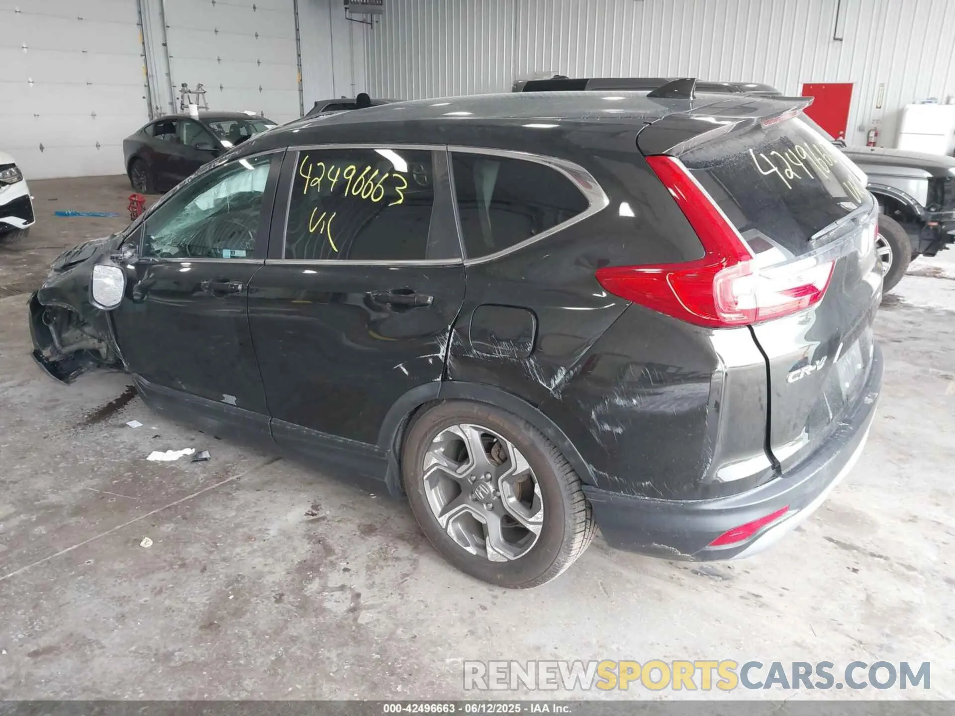 3 Photograph of a damaged car 7FARW2H56KE011840 HONDA CR-V 2019