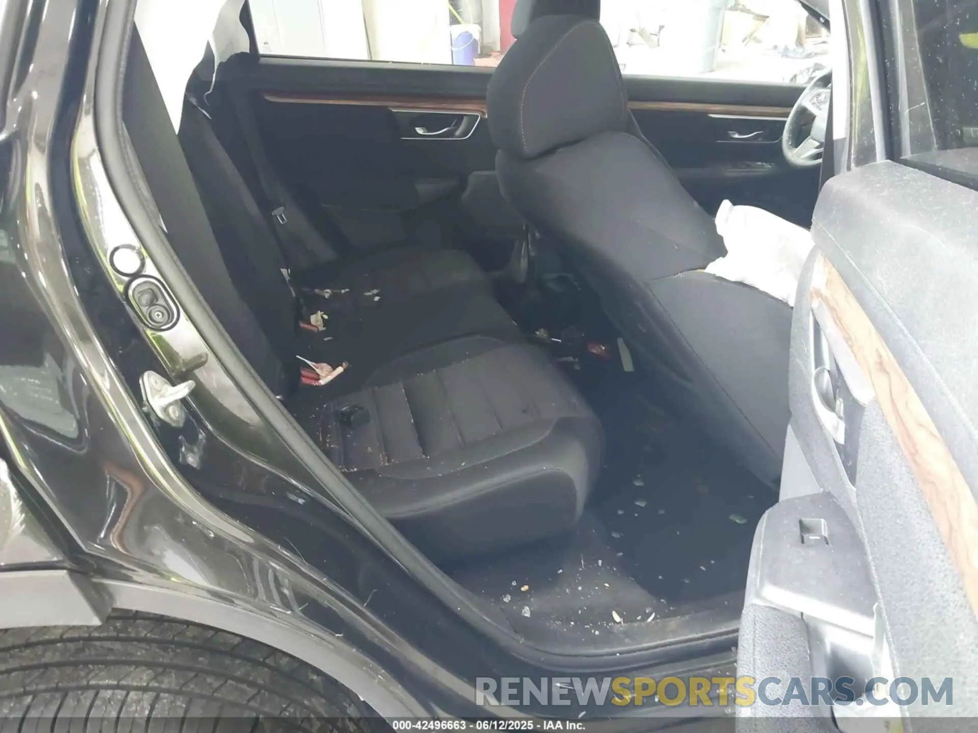 8 Photograph of a damaged car 7FARW2H56KE011840 HONDA CR-V 2019