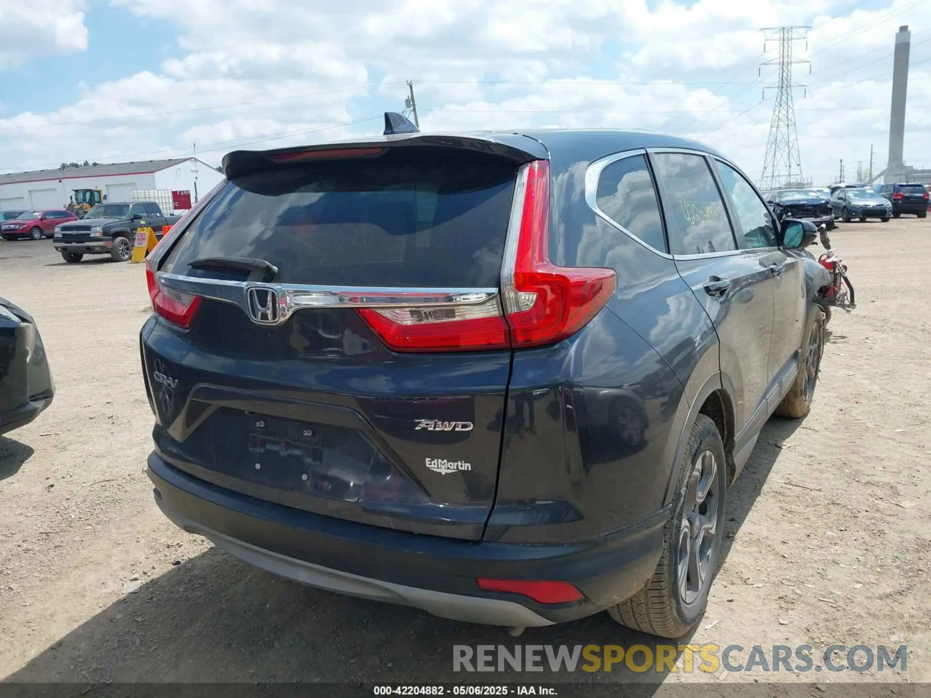 4 Photograph of a damaged car 7FARW2H57KE009790 HONDA CR-V 2019