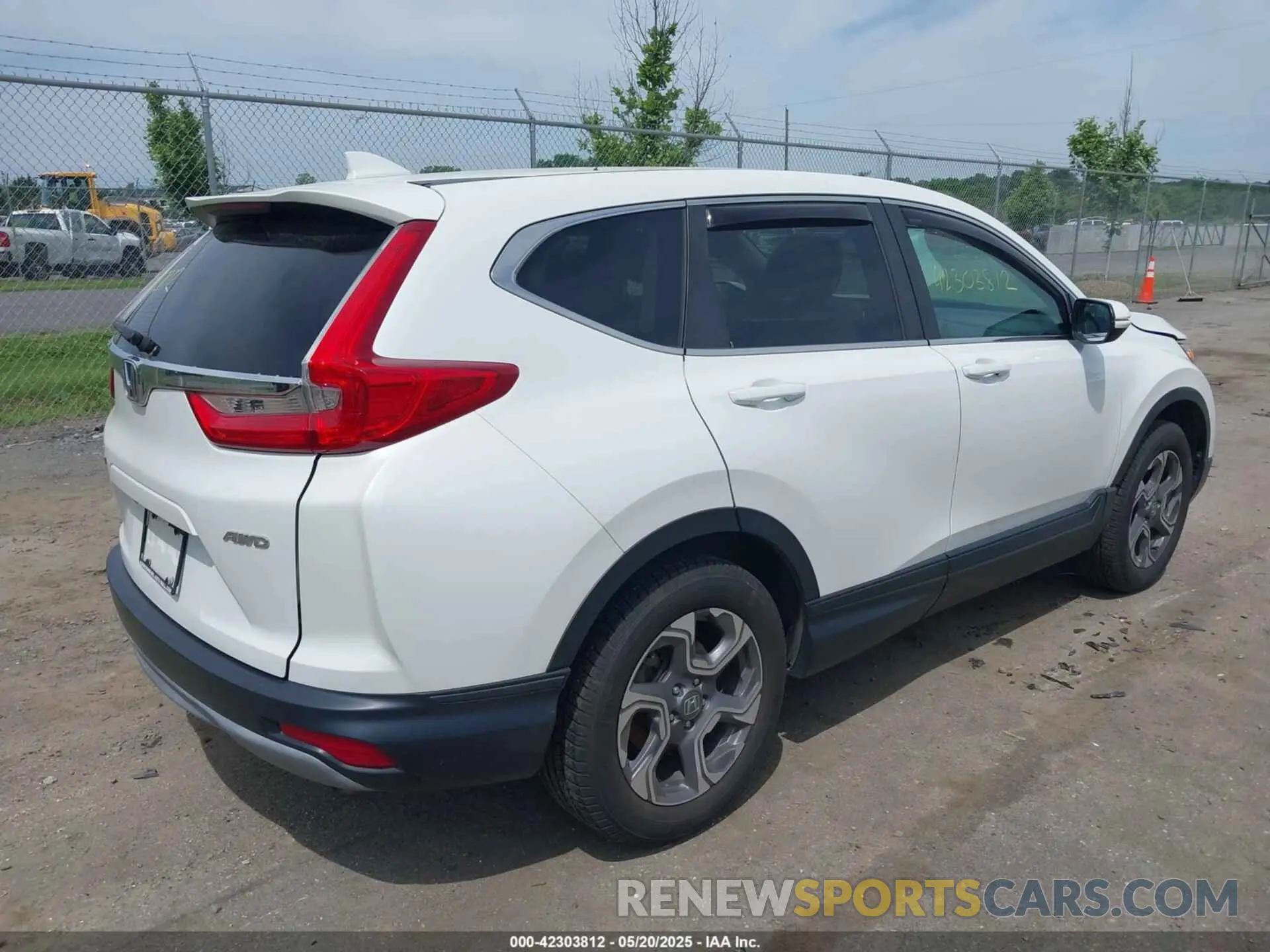 4 Photograph of a damaged car 7FARW2H57KE041168 HONDA CR-V 2019