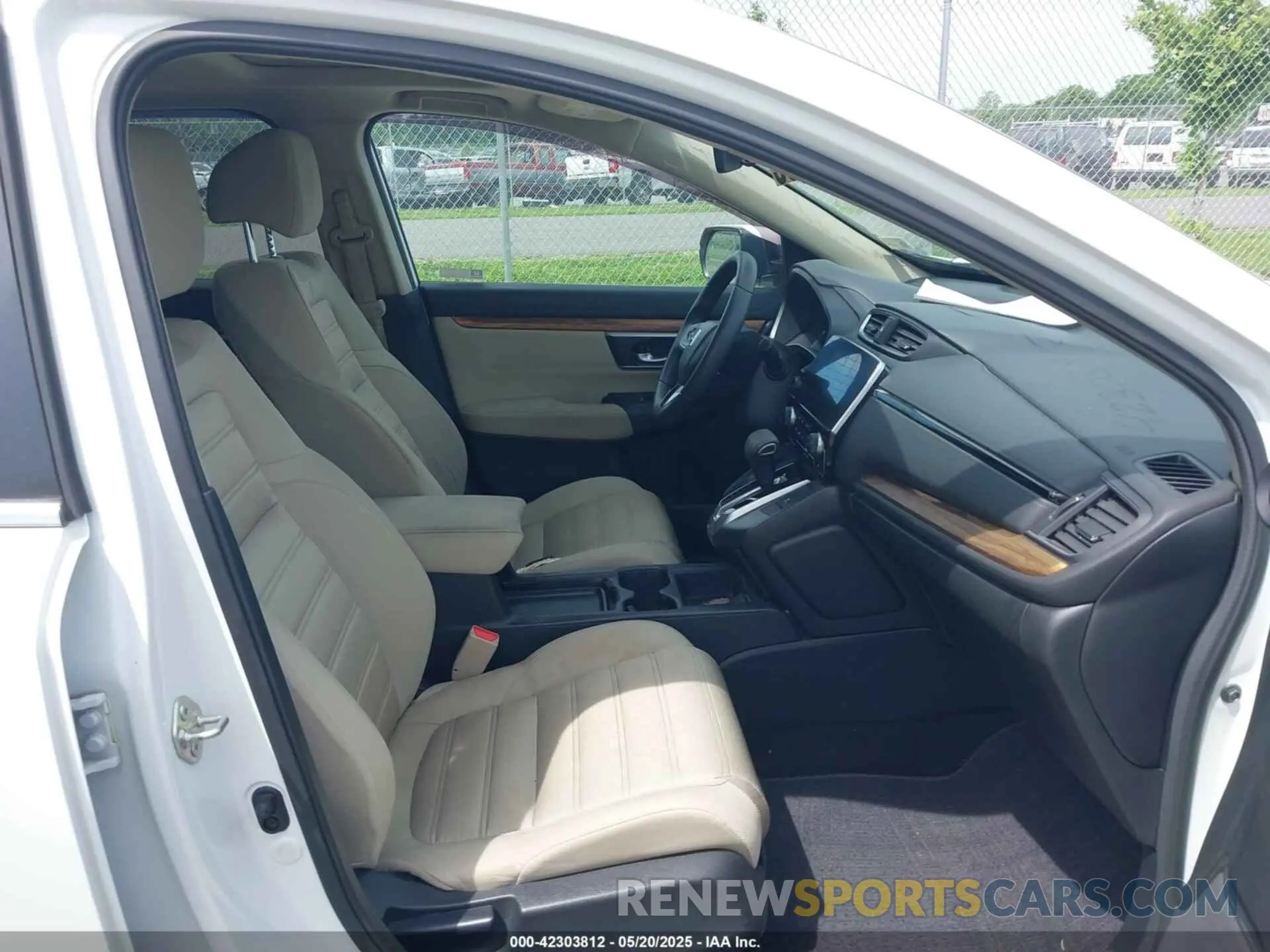 5 Photograph of a damaged car 7FARW2H57KE041168 HONDA CR-V 2019