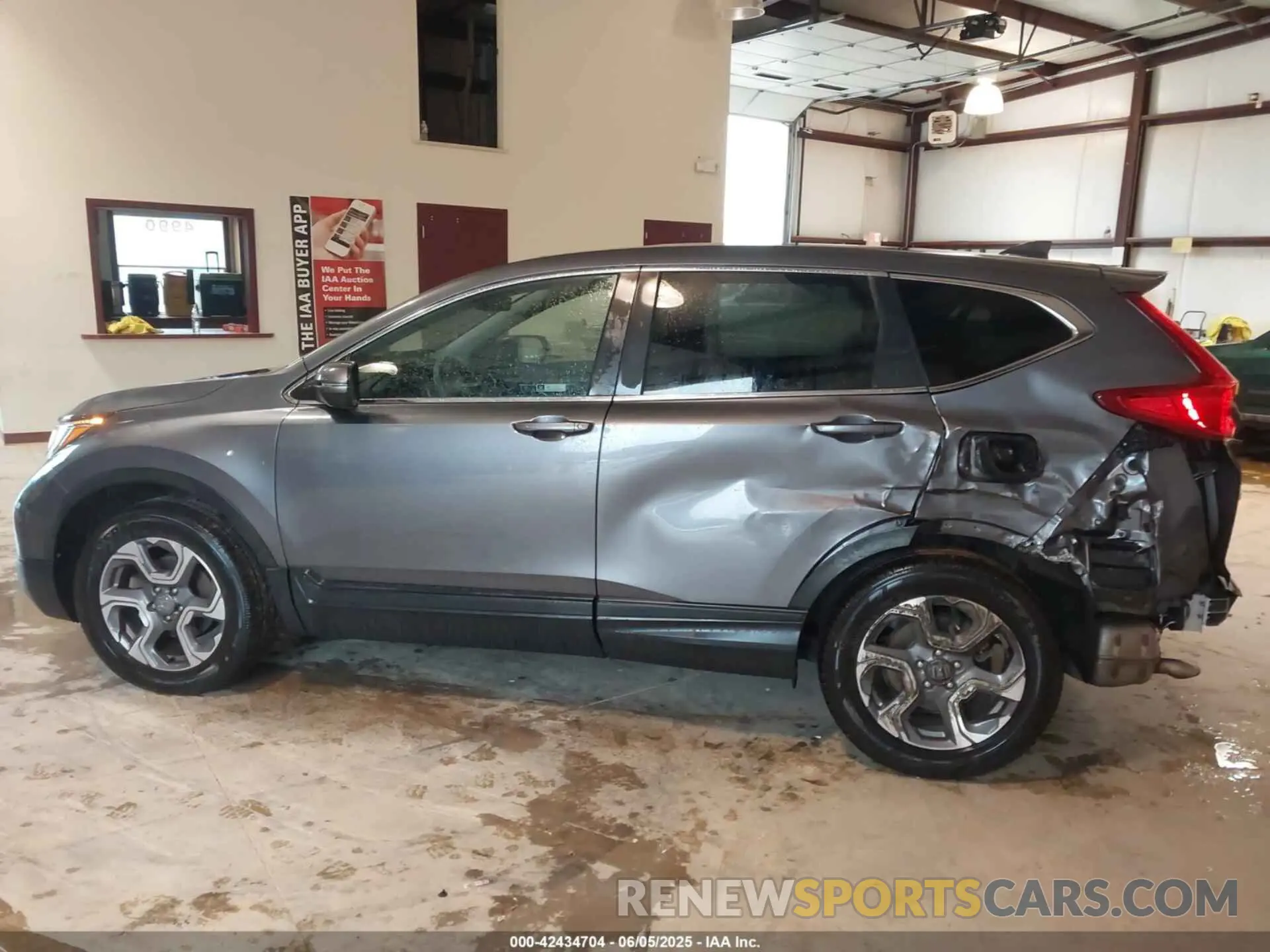 14 Photograph of a damaged car 7FARW2H58KE014870 HONDA CR-V 2019