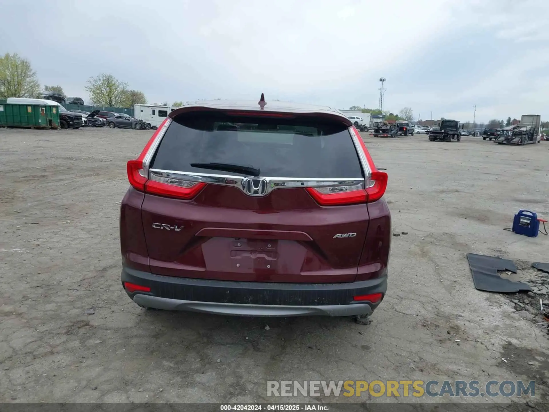 17 Photograph of a damaged car 7FARW2H58KE019907 HONDA CR-V 2019