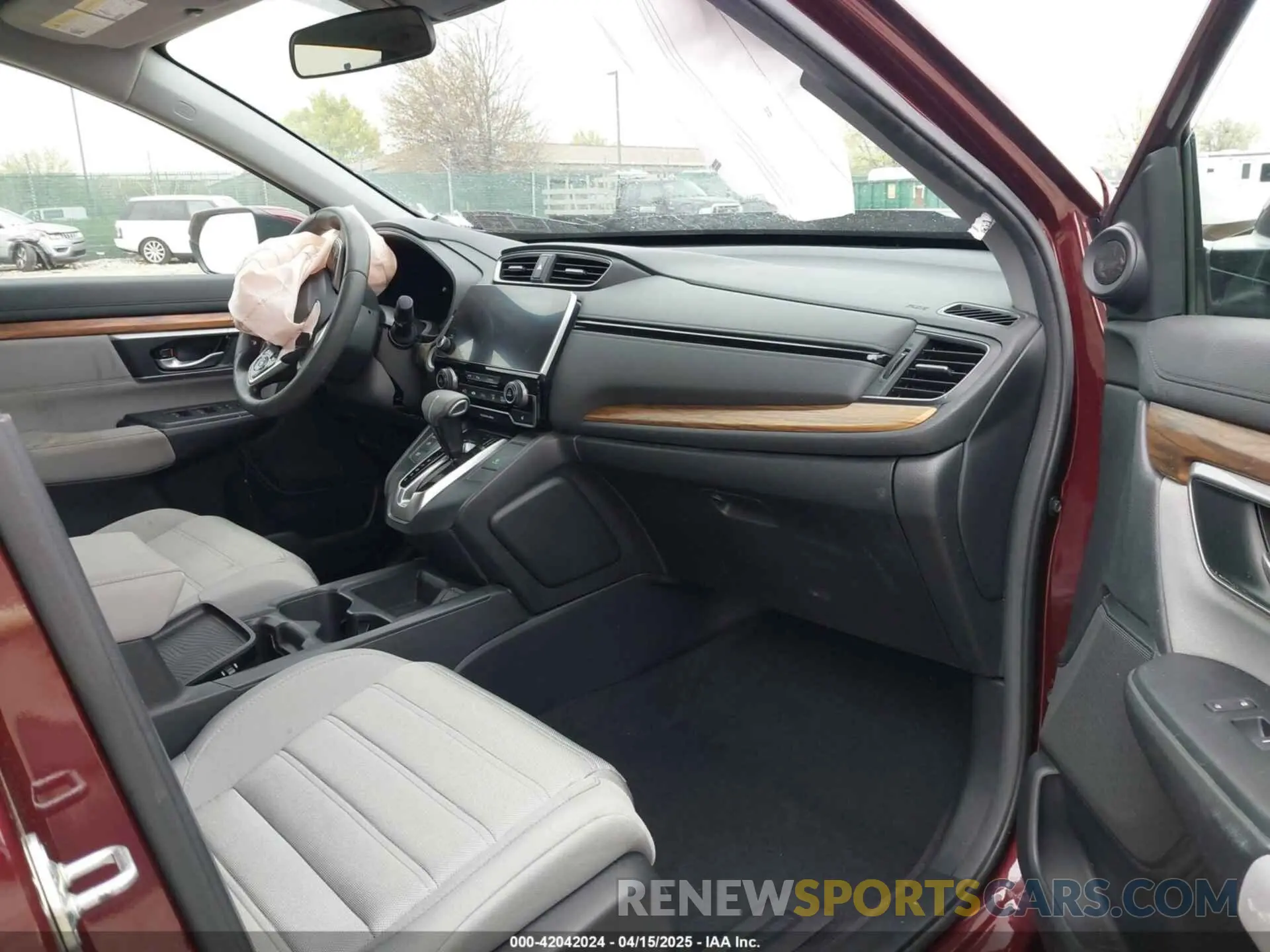 5 Photograph of a damaged car 7FARW2H58KE019907 HONDA CR-V 2019