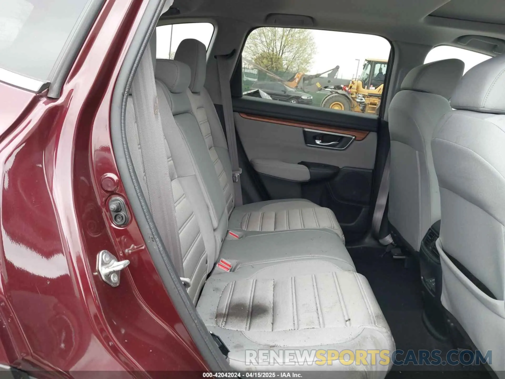 8 Photograph of a damaged car 7FARW2H58KE019907 HONDA CR-V 2019
