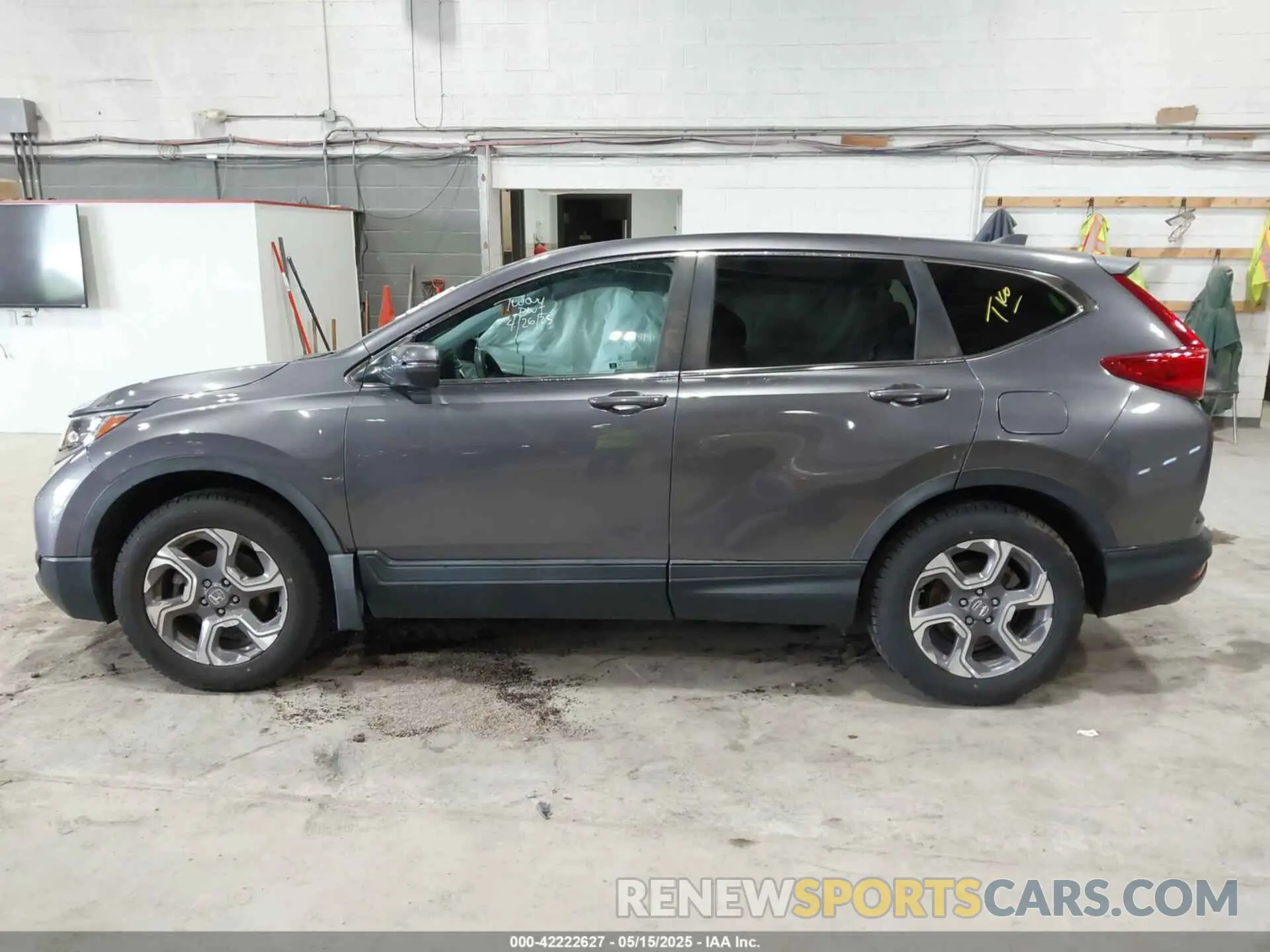 14 Photograph of a damaged car 7FARW2H58KE022273 HONDA CR-V 2019