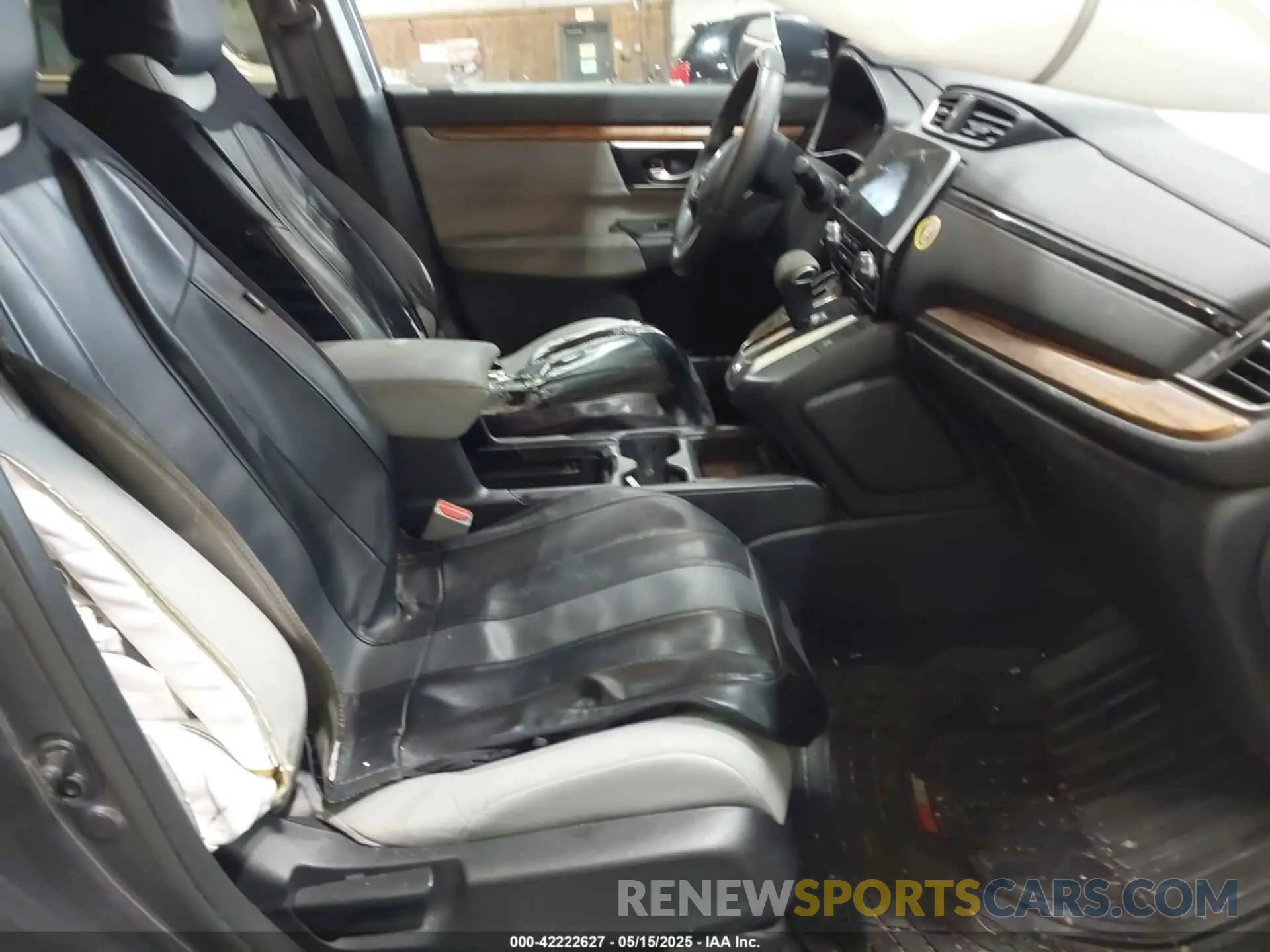 5 Photograph of a damaged car 7FARW2H58KE022273 HONDA CR-V 2019
