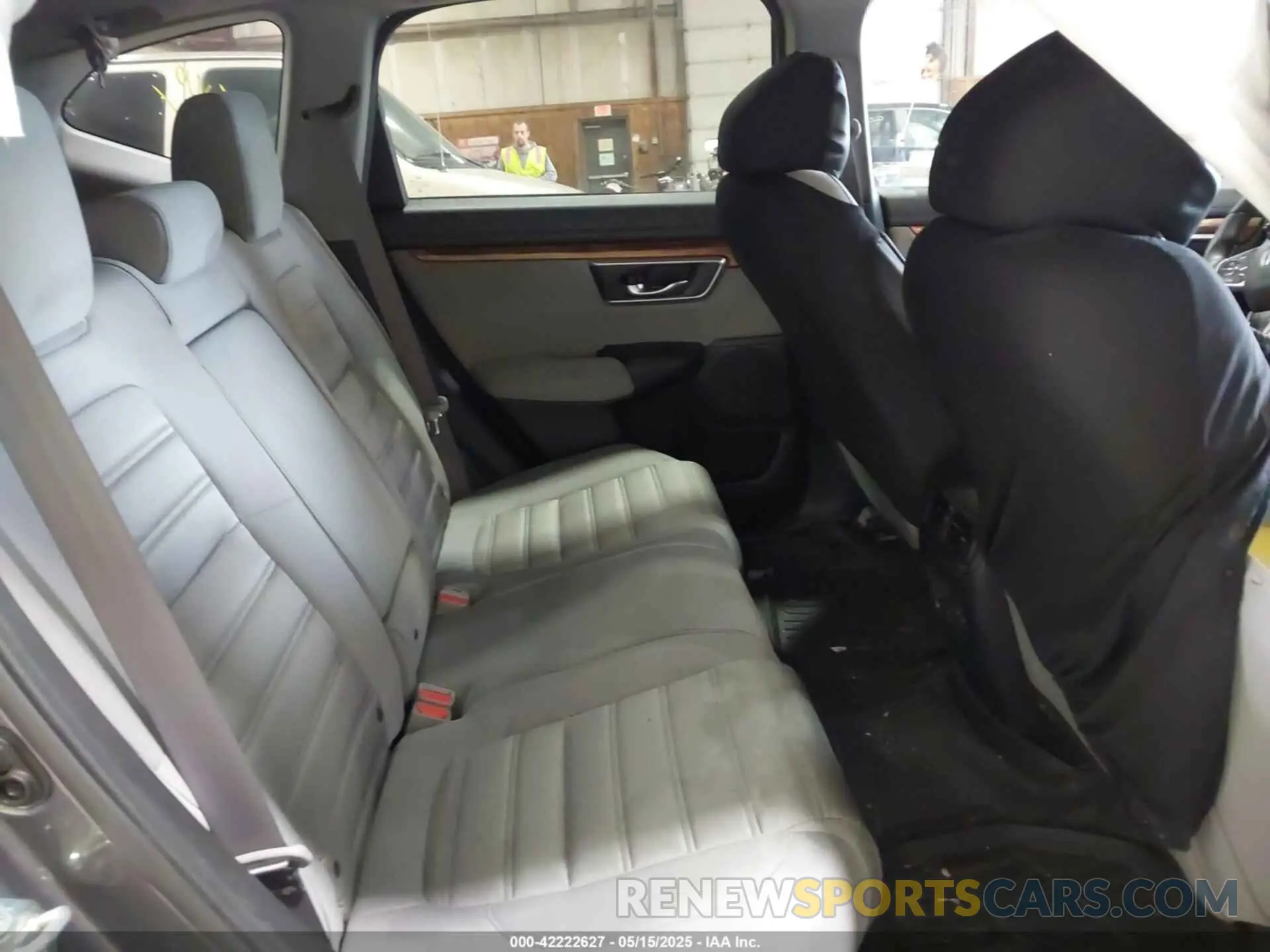8 Photograph of a damaged car 7FARW2H58KE022273 HONDA CR-V 2019