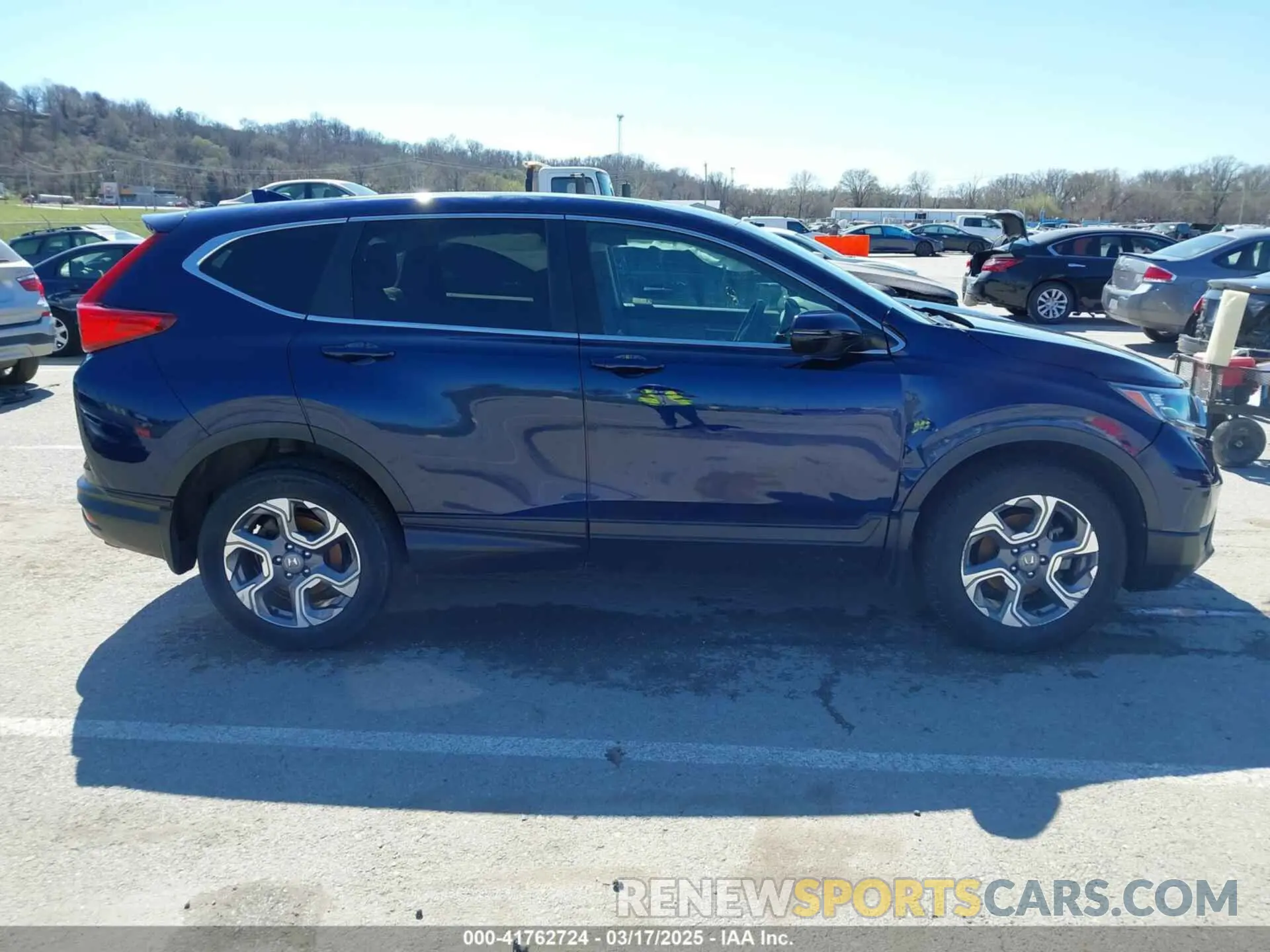 13 Photograph of a damaged car 7FARW2H59KE035470 HONDA CR-V 2019