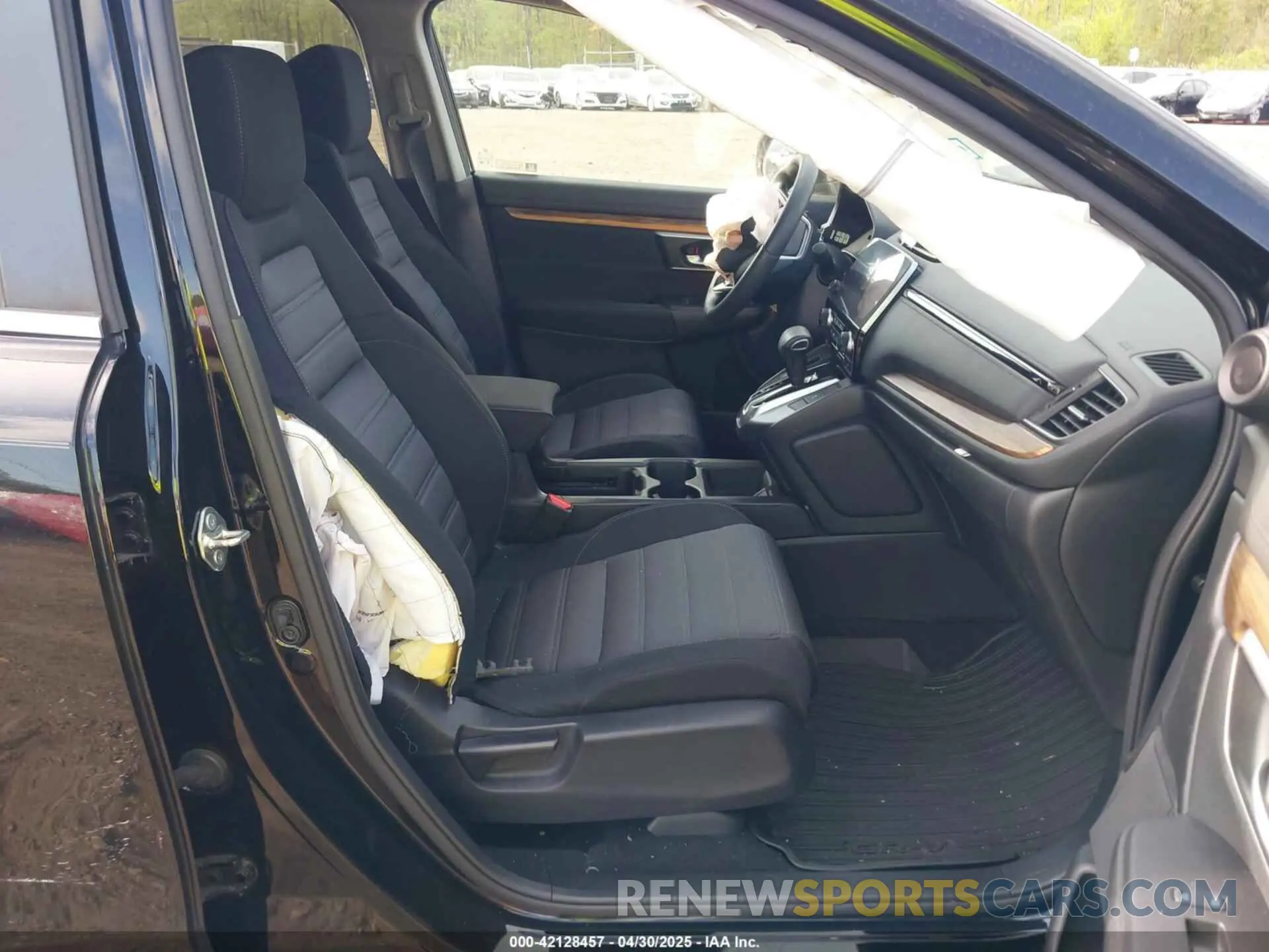 5 Photograph of a damaged car 7FARW2H59KE037414 HONDA CR-V 2019