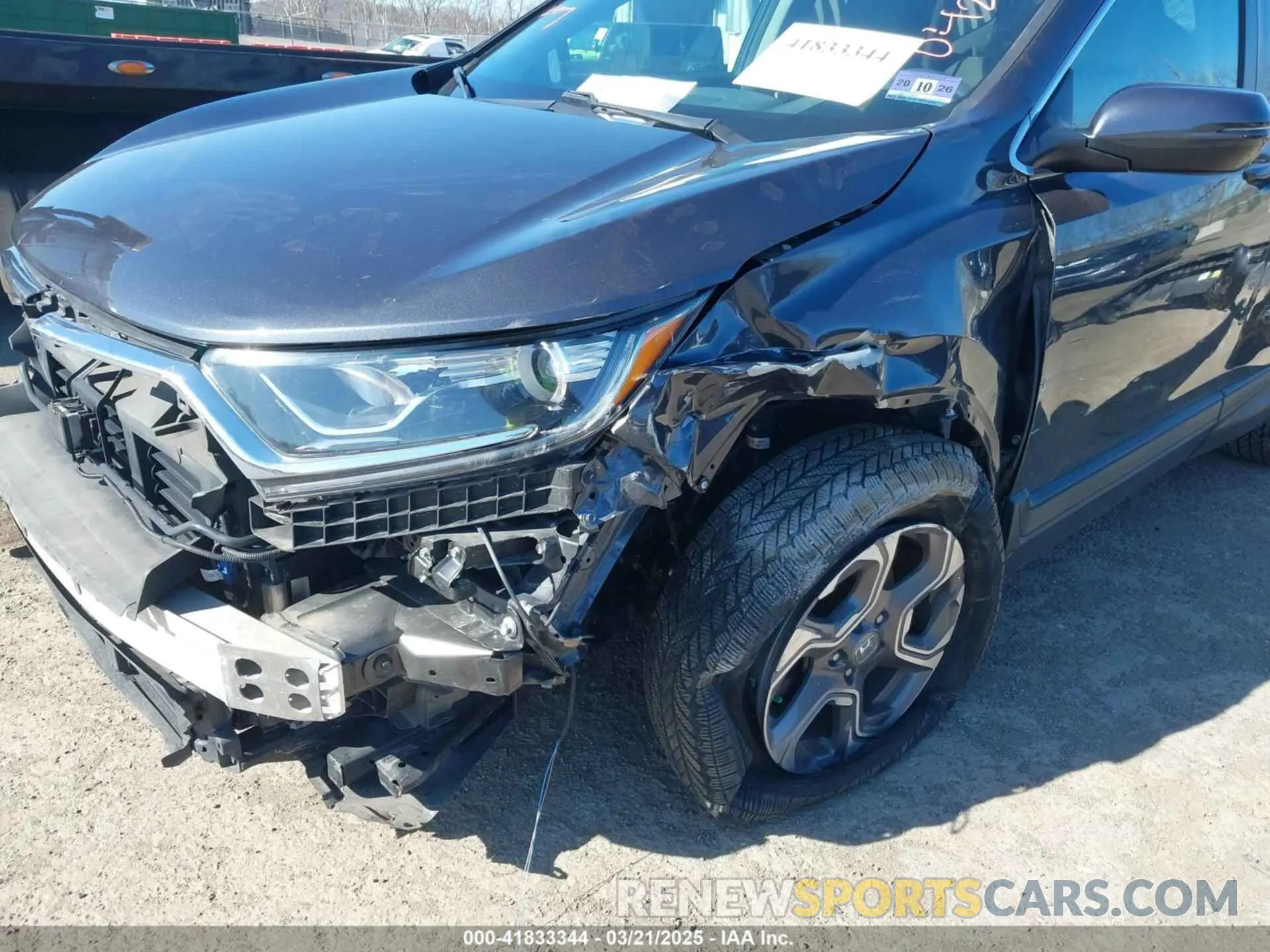 6 Photograph of a damaged car 7FARW2H59KE042290 HONDA CR-V 2019