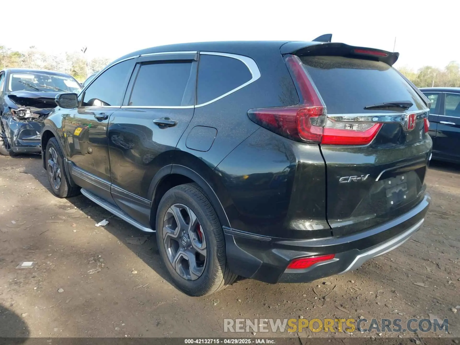 3 Photograph of a damaged car 7FARW2H5XKE017270 HONDA CR-V 2019