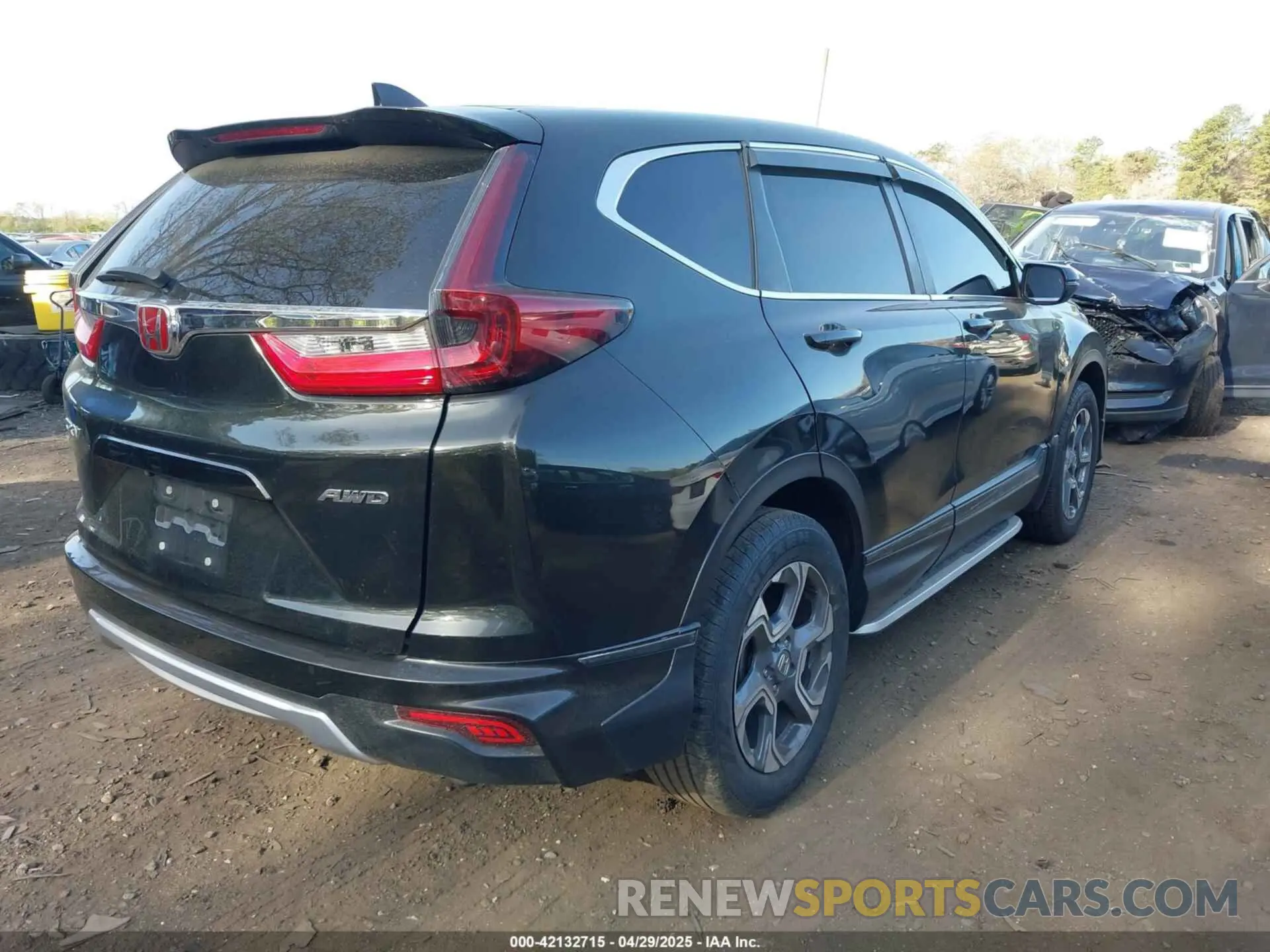 4 Photograph of a damaged car 7FARW2H5XKE017270 HONDA CR-V 2019