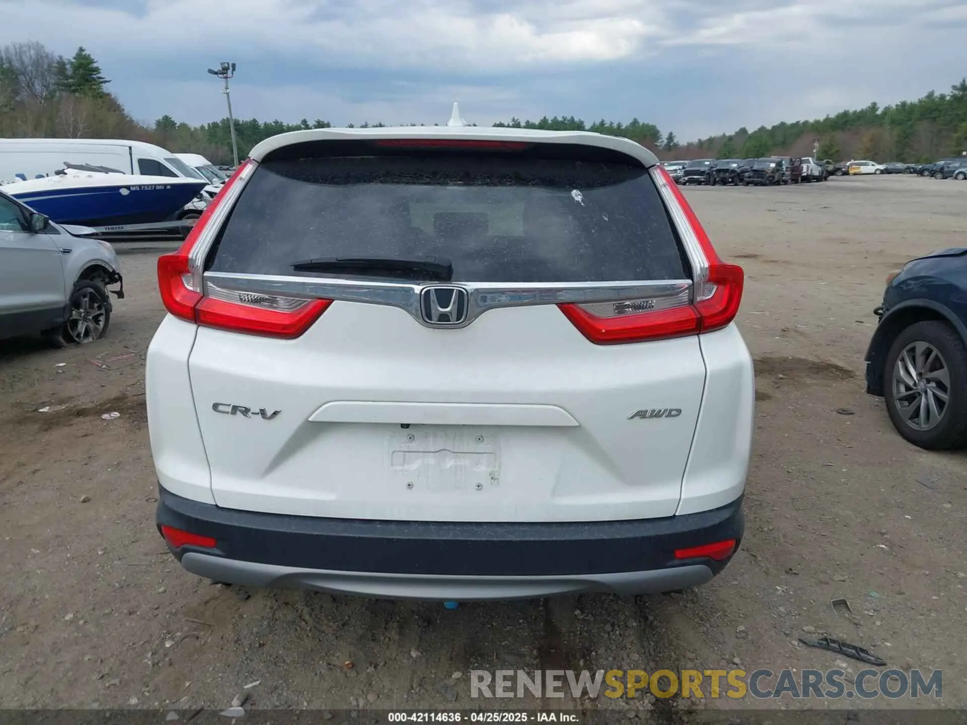 17 Photograph of a damaged car 7FARW2H5XKE029516 HONDA CR-V 2019