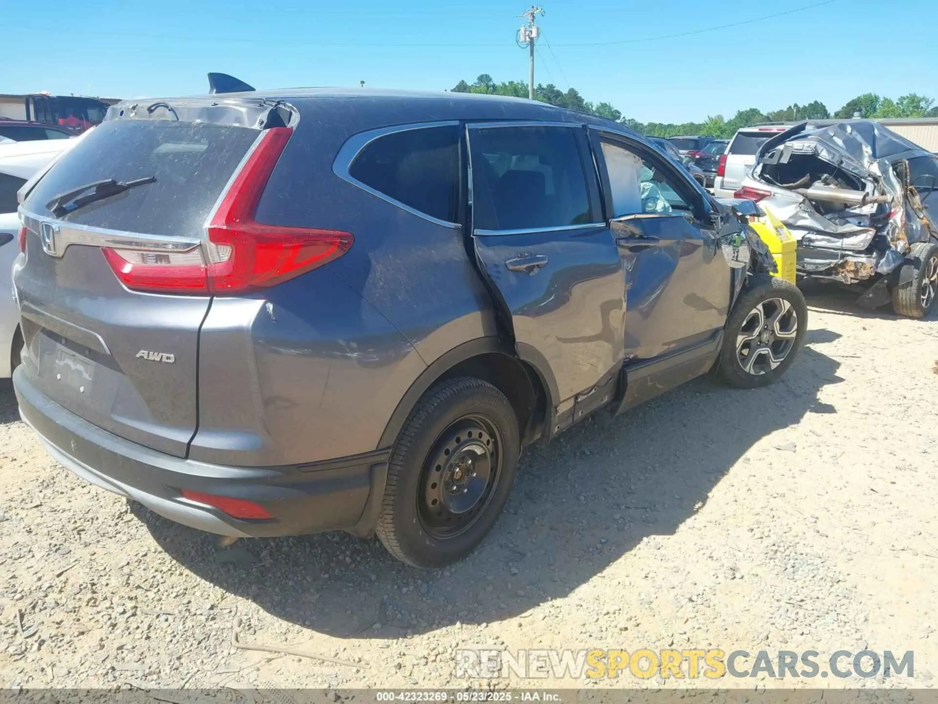 4 Photograph of a damaged car 7FARW2H80KE003842 HONDA CR-V 2019