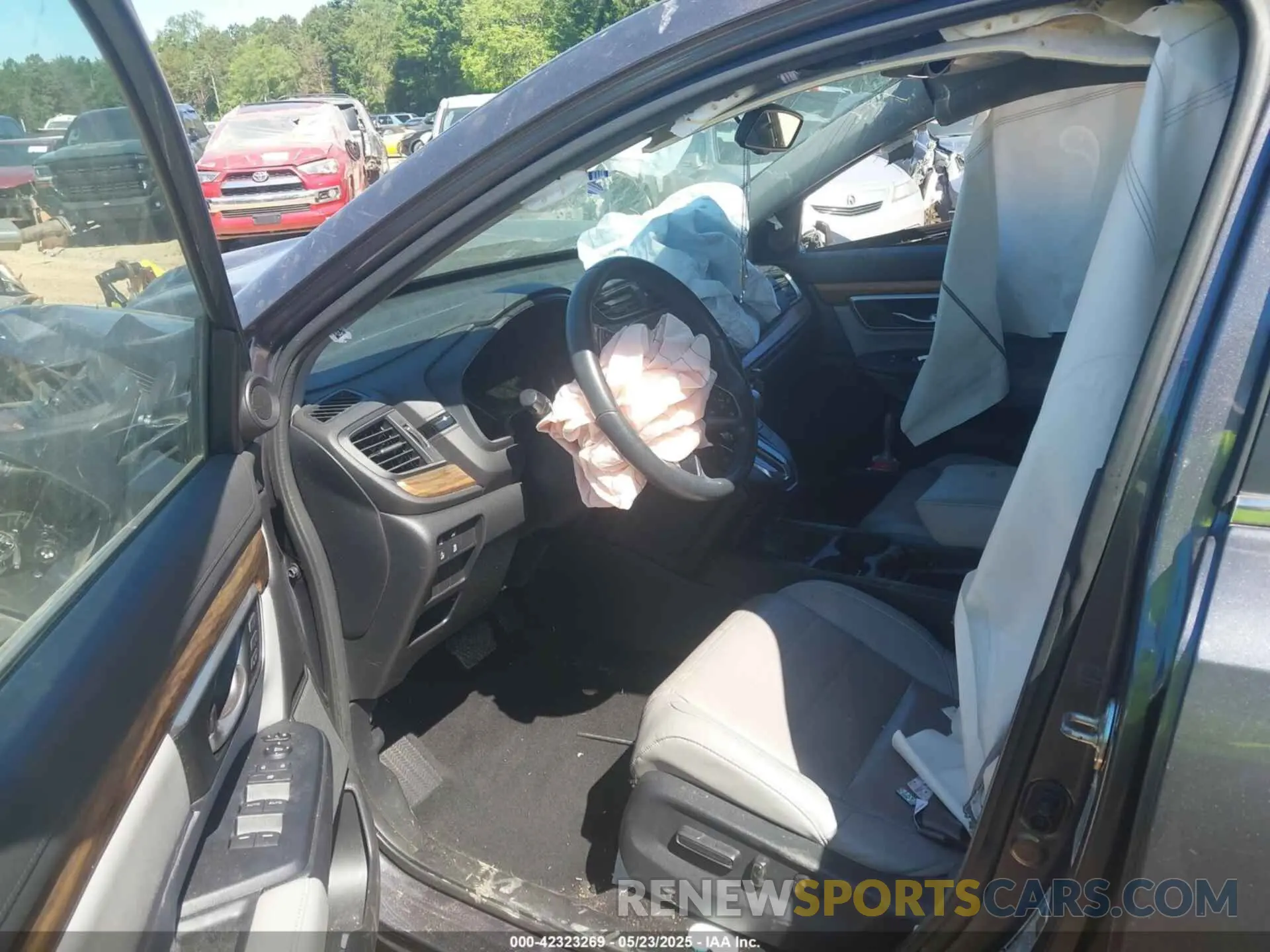 5 Photograph of a damaged car 7FARW2H80KE003842 HONDA CR-V 2019