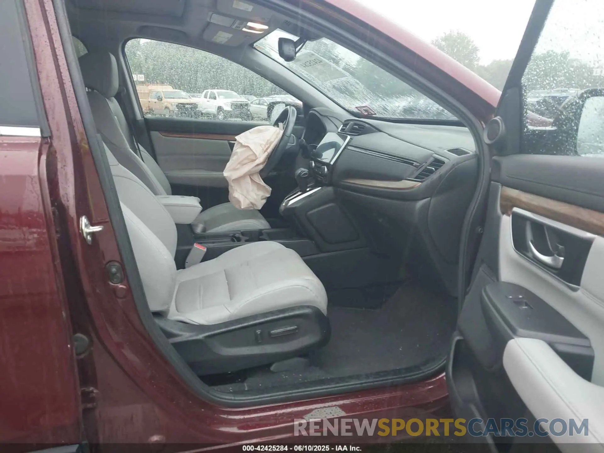 5 Photograph of a damaged car 7FARW2H80KE044472 HONDA CR-V 2019