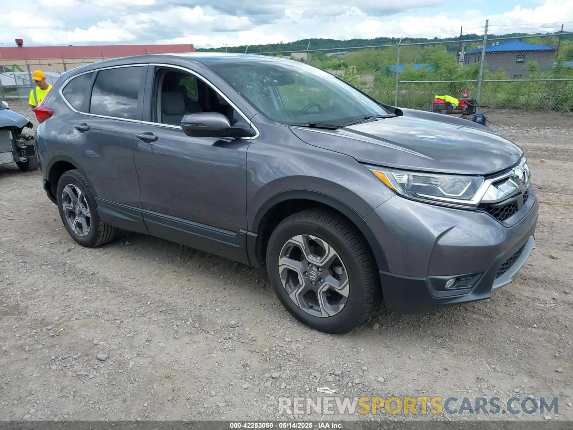 1 Photograph of a damaged car 7FARW2H81KE043718 HONDA CR-V 2019