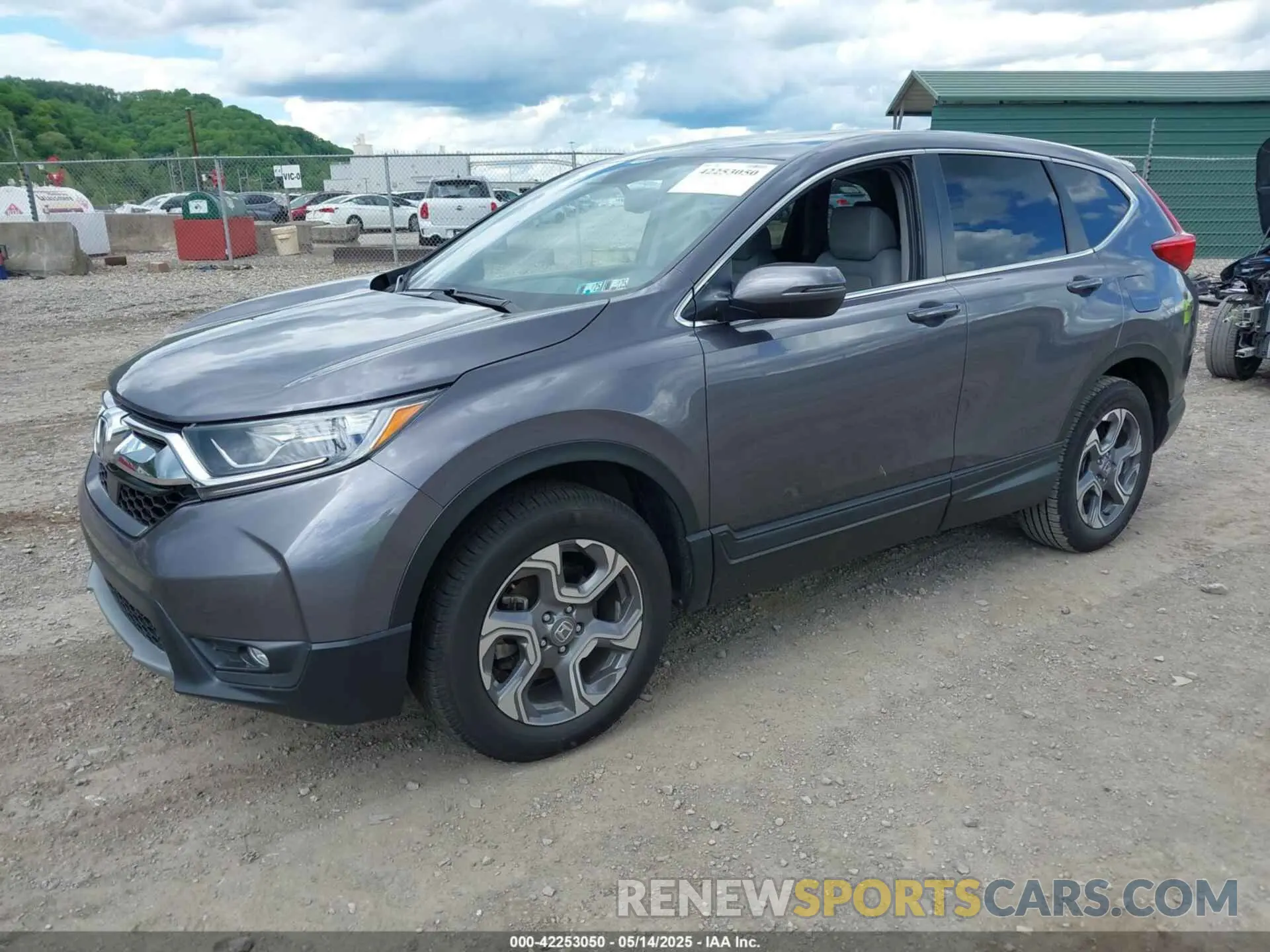 2 Photograph of a damaged car 7FARW2H81KE043718 HONDA CR-V 2019