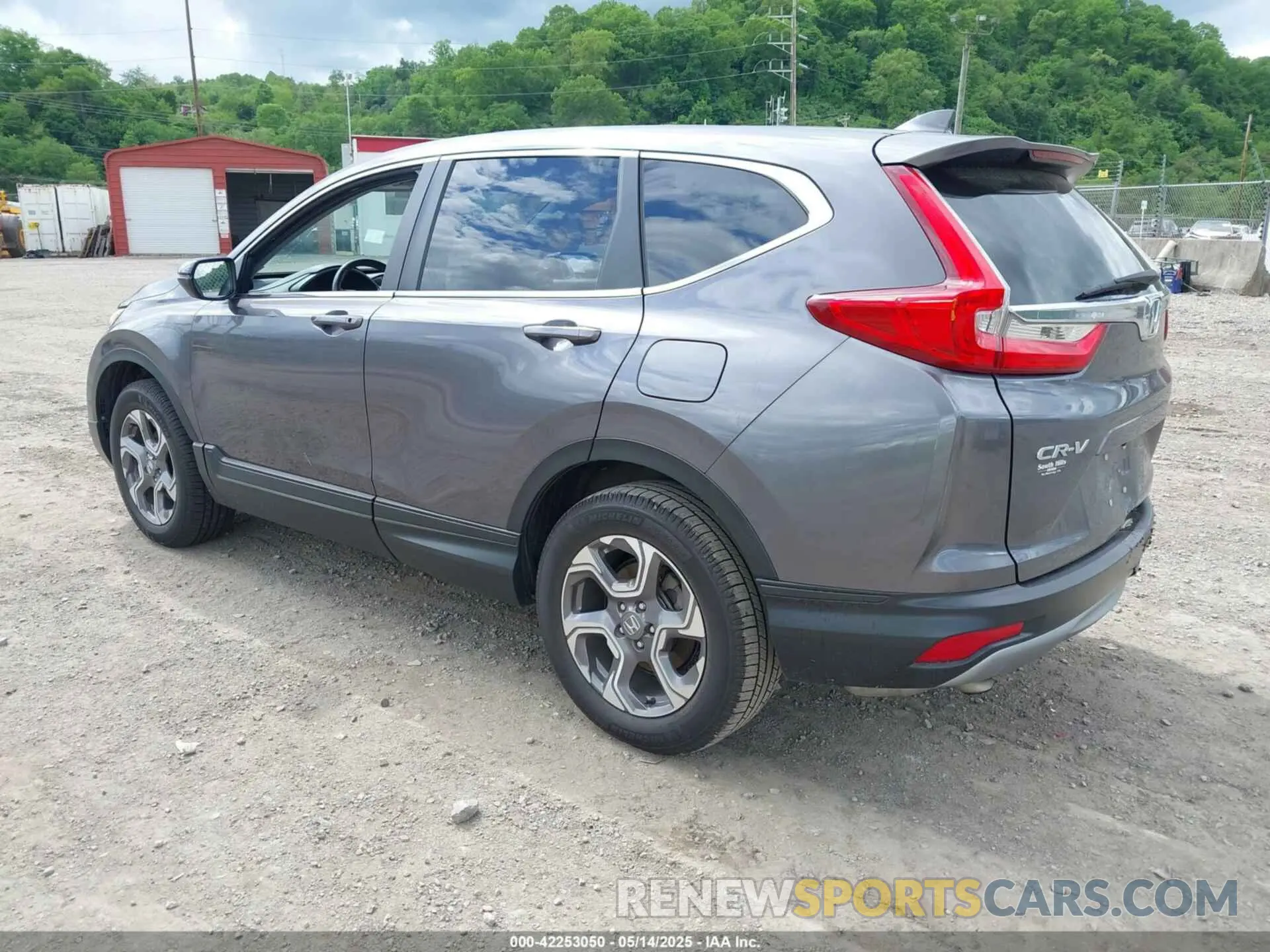 3 Photograph of a damaged car 7FARW2H81KE043718 HONDA CR-V 2019