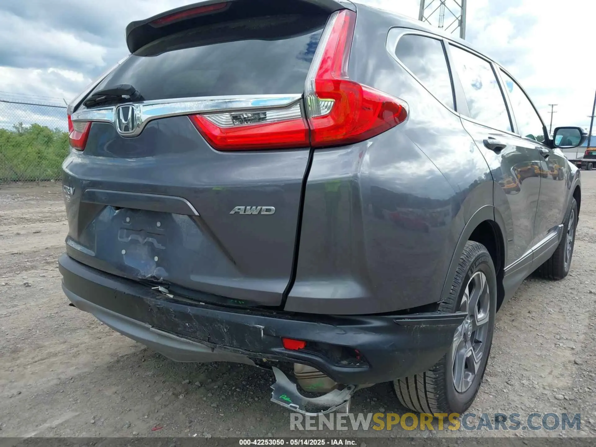 6 Photograph of a damaged car 7FARW2H81KE043718 HONDA CR-V 2019