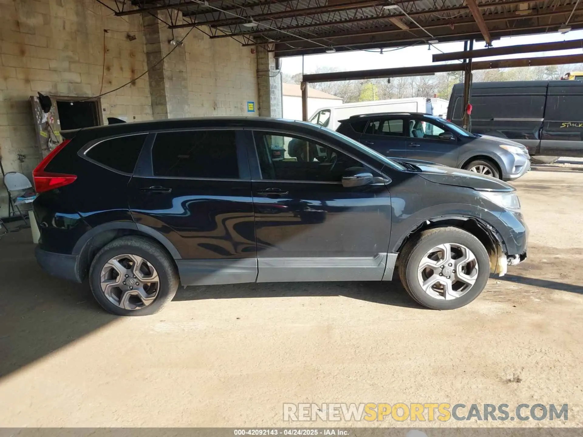 13 Photograph of a damaged car 7FARW2H81KE062088 HONDA CR-V 2019