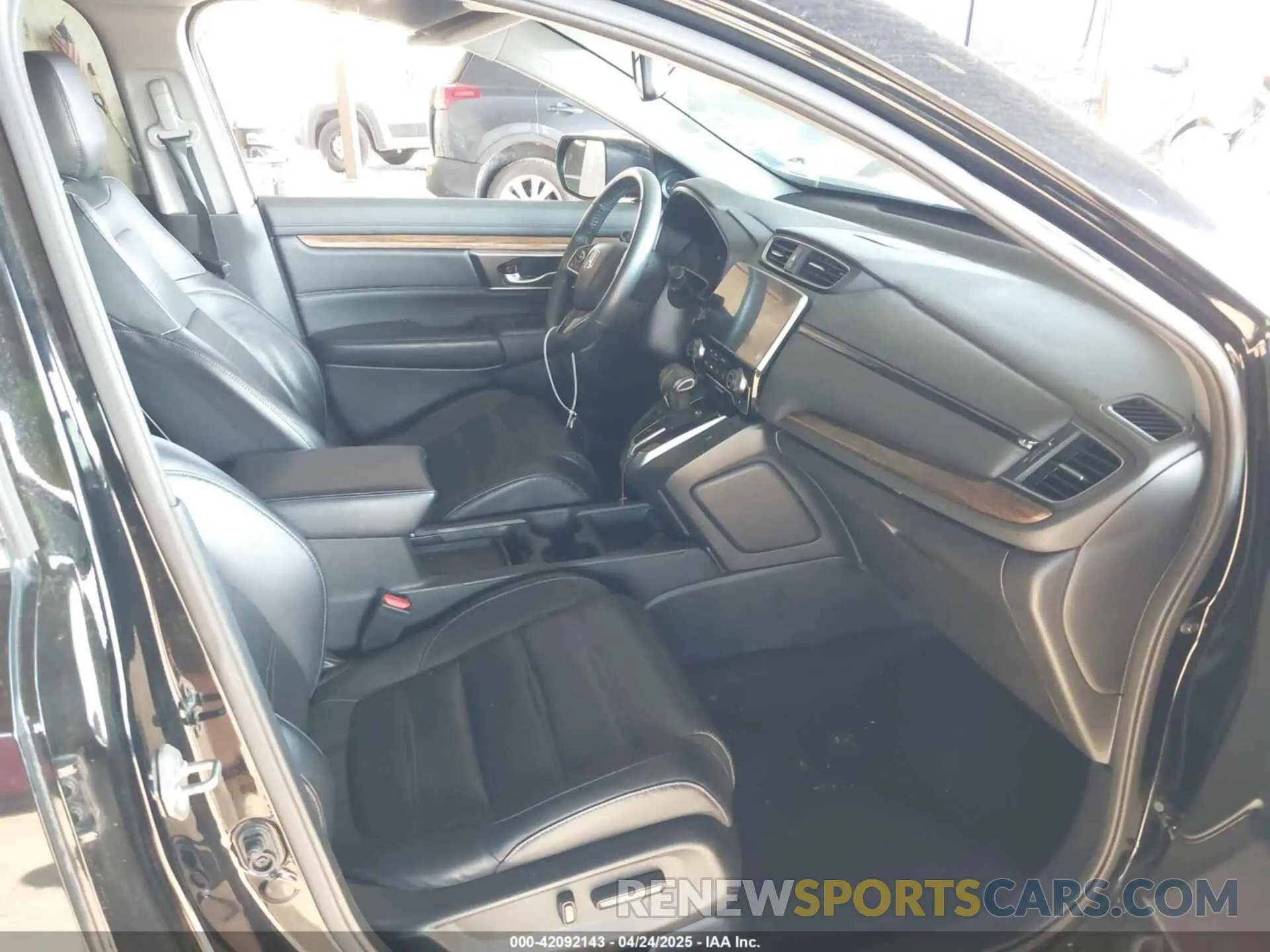 5 Photograph of a damaged car 7FARW2H81KE062088 HONDA CR-V 2019