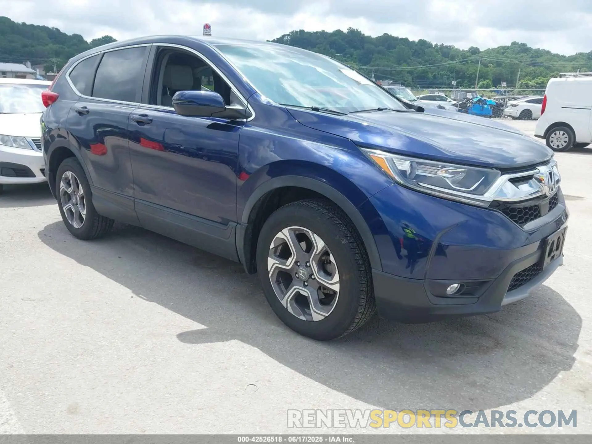 1 Photograph of a damaged car 7FARW2H84KE015346 HONDA CR-V 2019