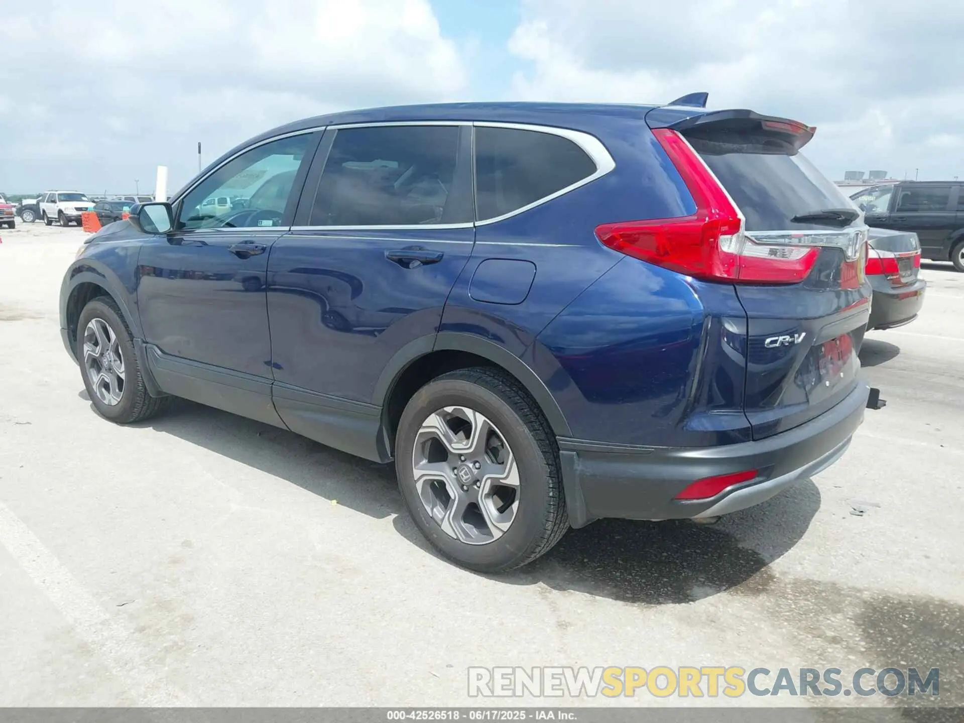 3 Photograph of a damaged car 7FARW2H84KE015346 HONDA CR-V 2019