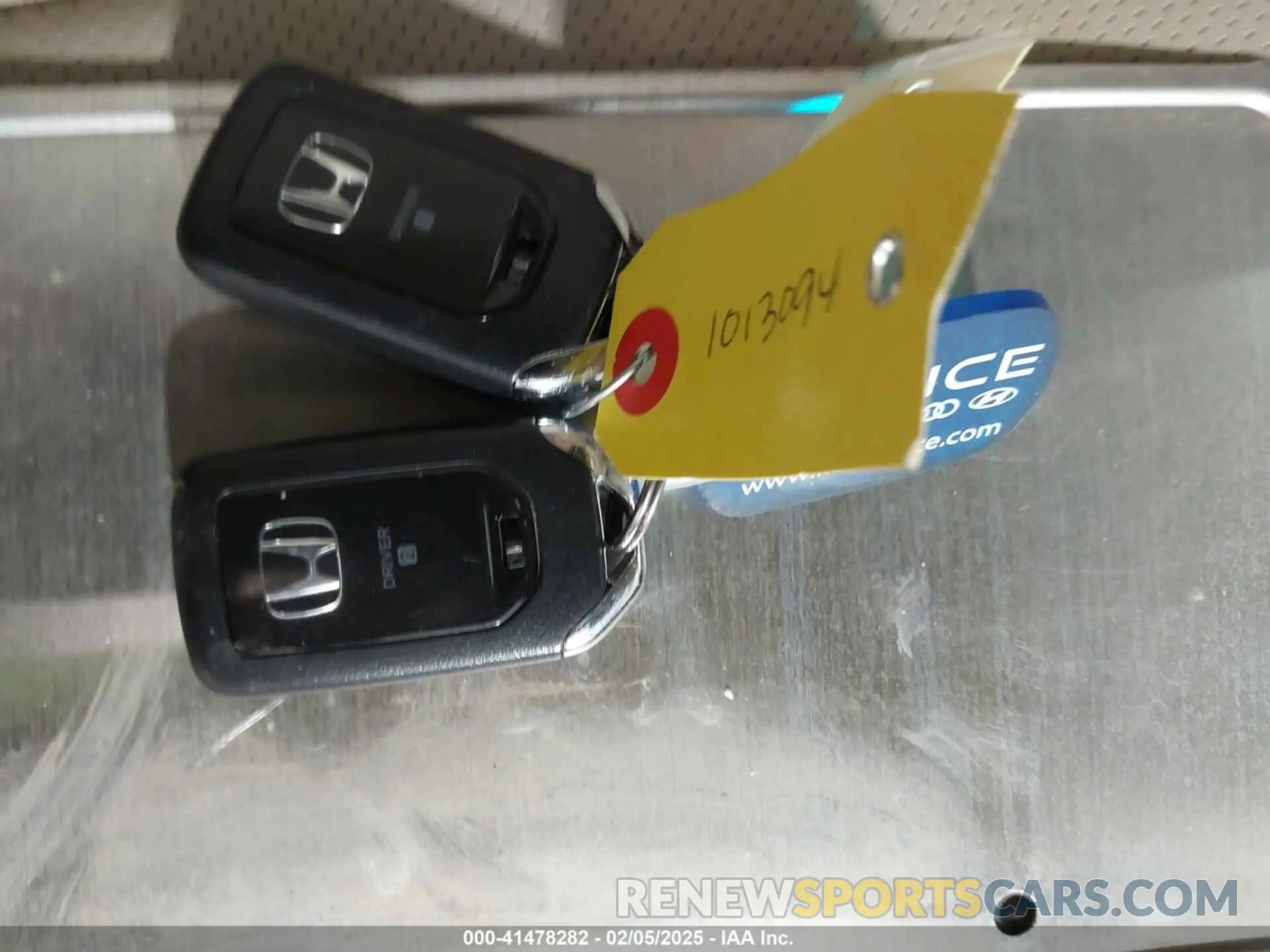 11 Photograph of a damaged car 7FARW2H85KE031006 HONDA CR-V 2019