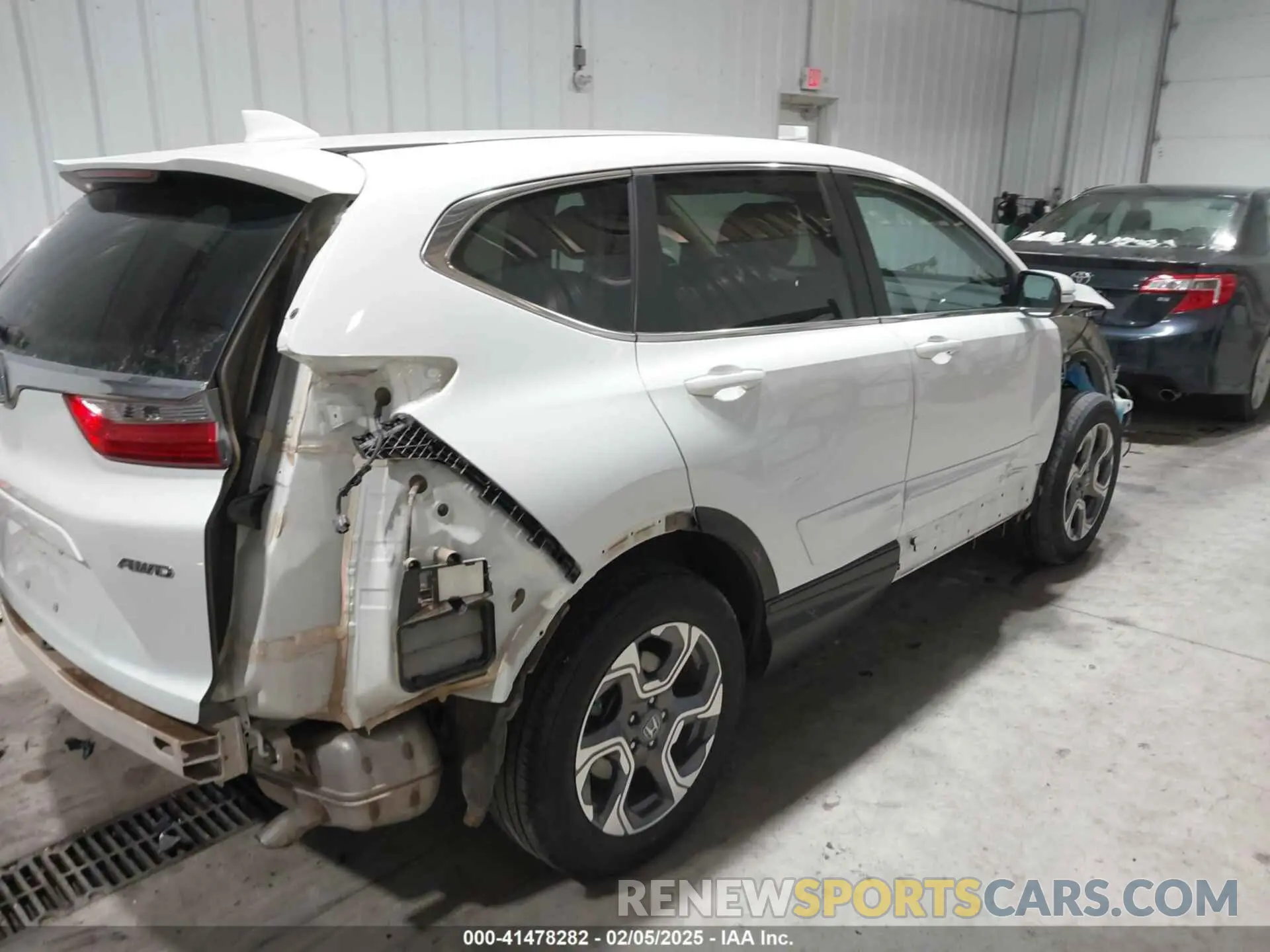 19 Photograph of a damaged car 7FARW2H85KE031006 HONDA CR-V 2019