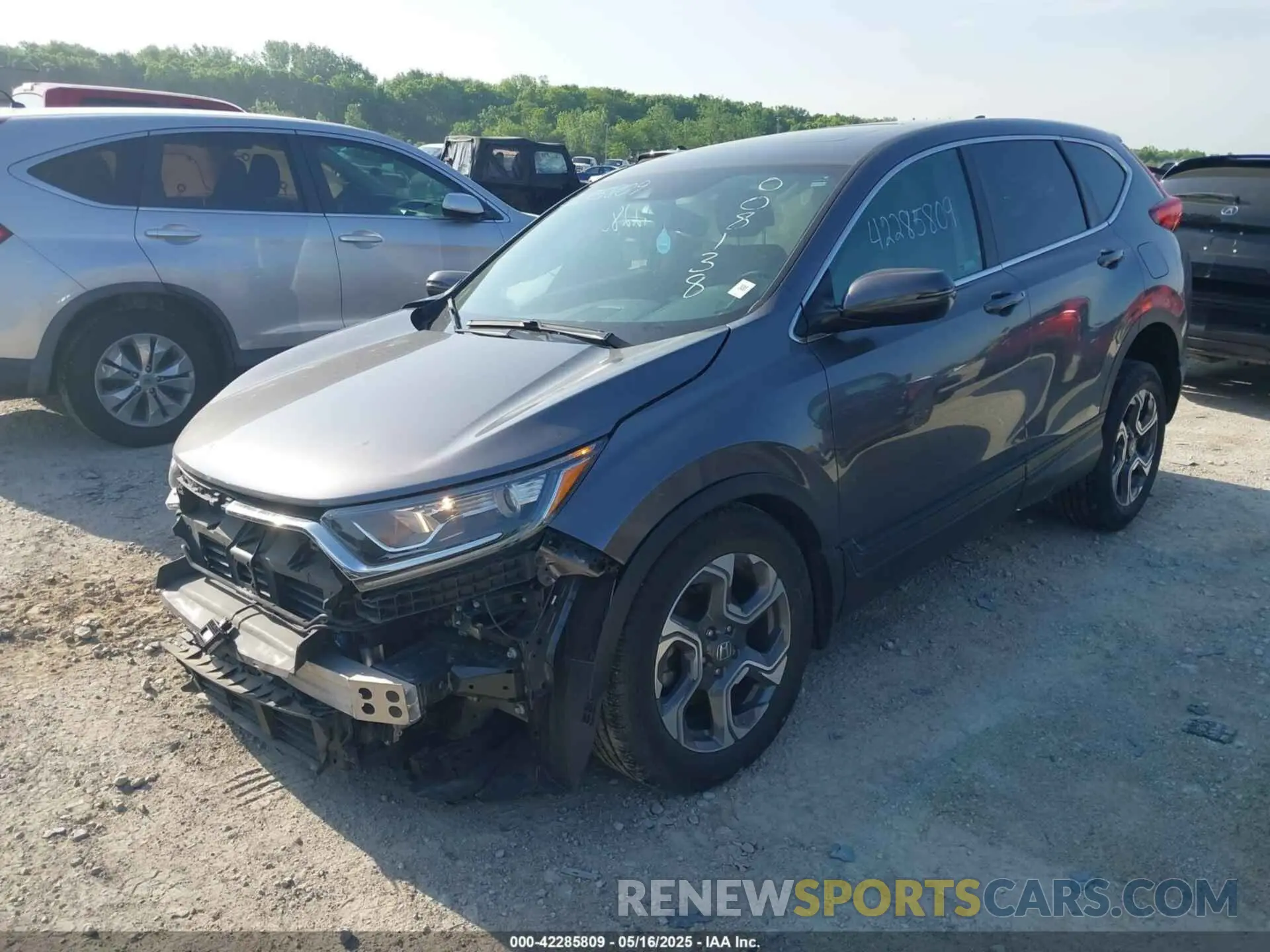 2 Photograph of a damaged car 7FARW2H86KE008138 HONDA CR-V 2019