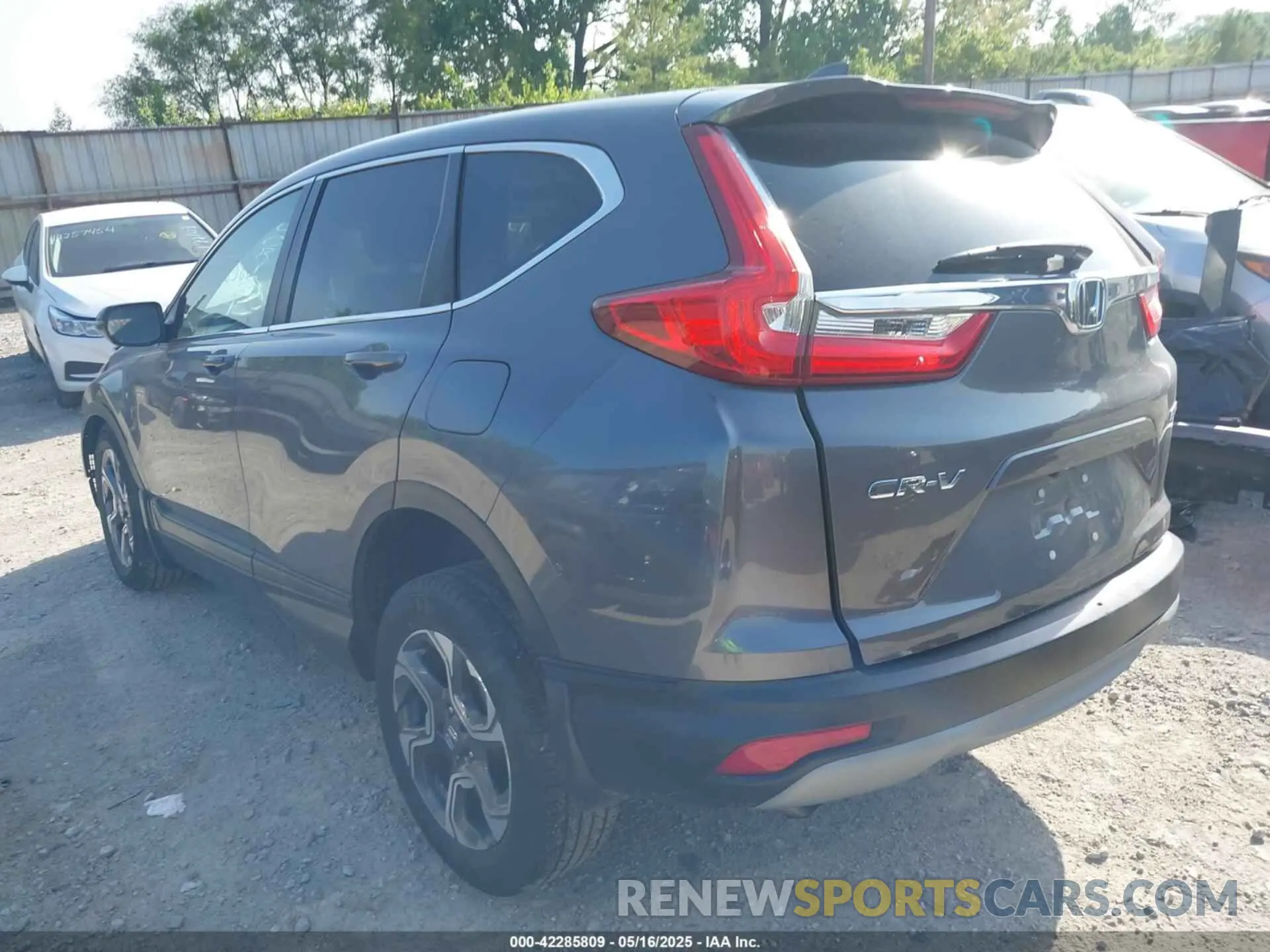 3 Photograph of a damaged car 7FARW2H86KE008138 HONDA CR-V 2019