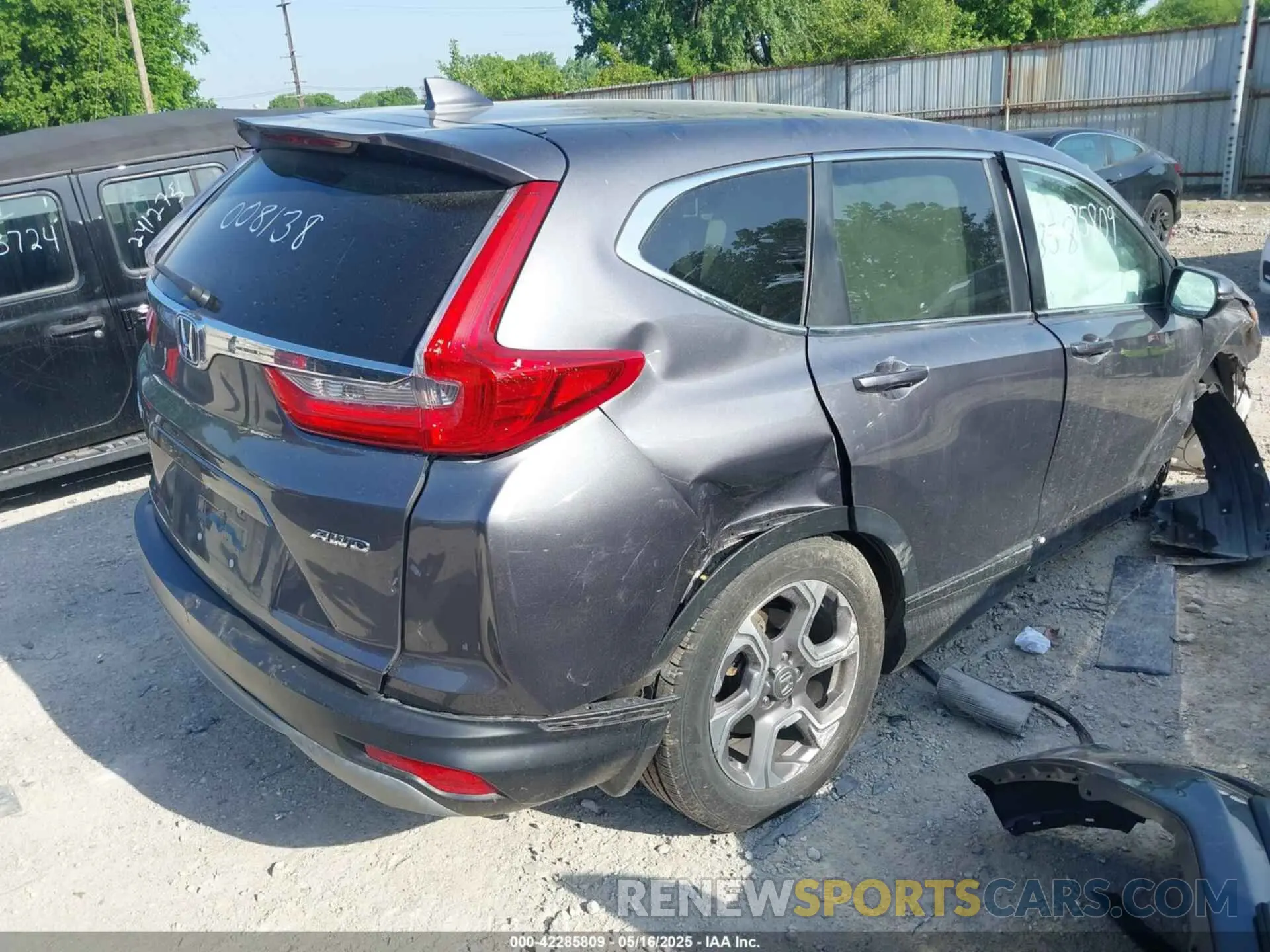 4 Photograph of a damaged car 7FARW2H86KE008138 HONDA CR-V 2019