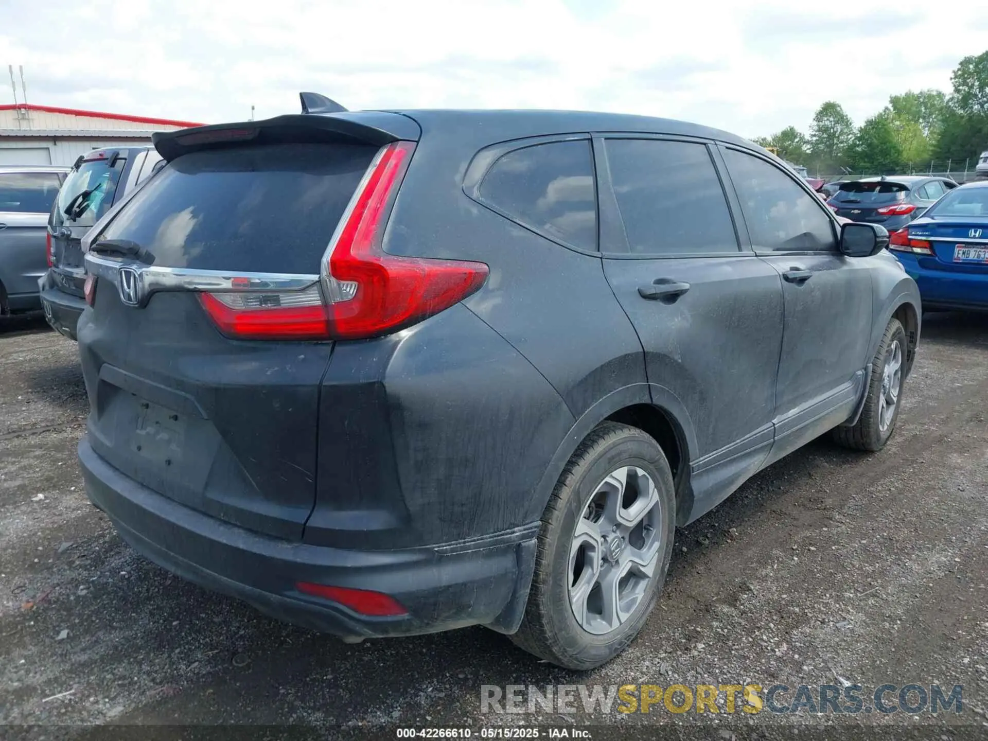 4 Photograph of a damaged car 7FARW2H86KE051247 HONDA CR-V 2019