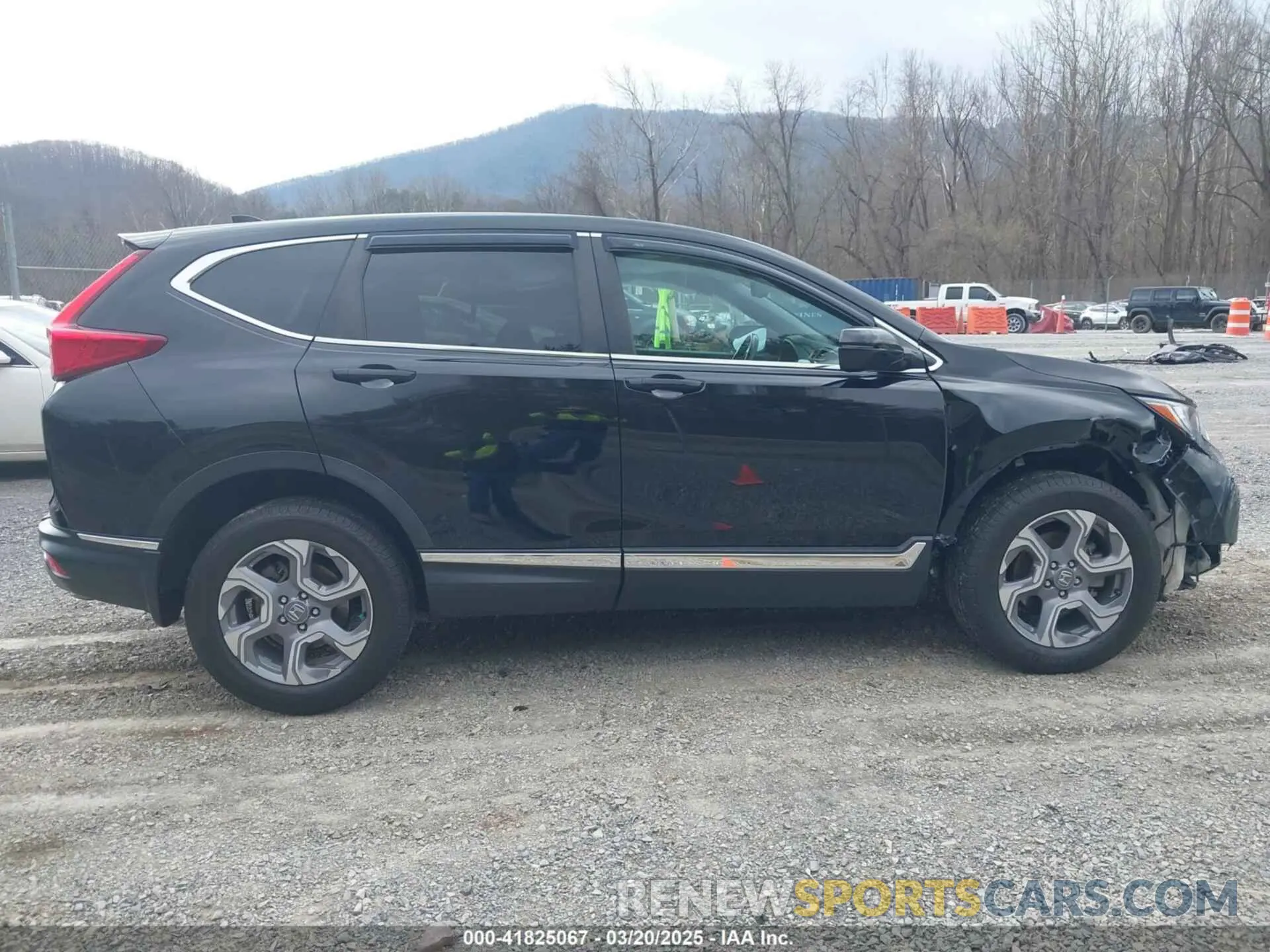 13 Photograph of a damaged car 7FARW2H86KE051507 HONDA CR-V 2019