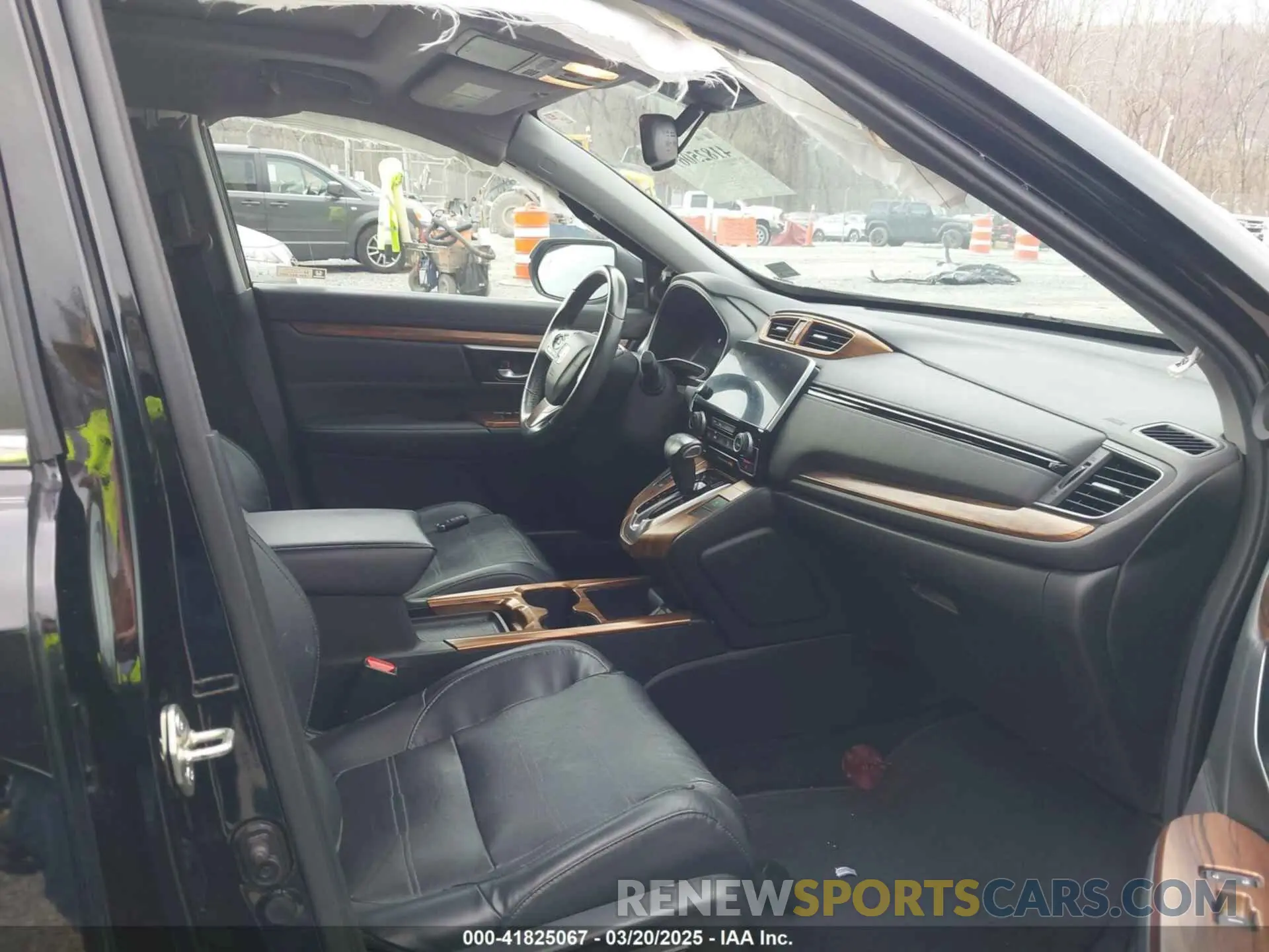 5 Photograph of a damaged car 7FARW2H86KE051507 HONDA CR-V 2019