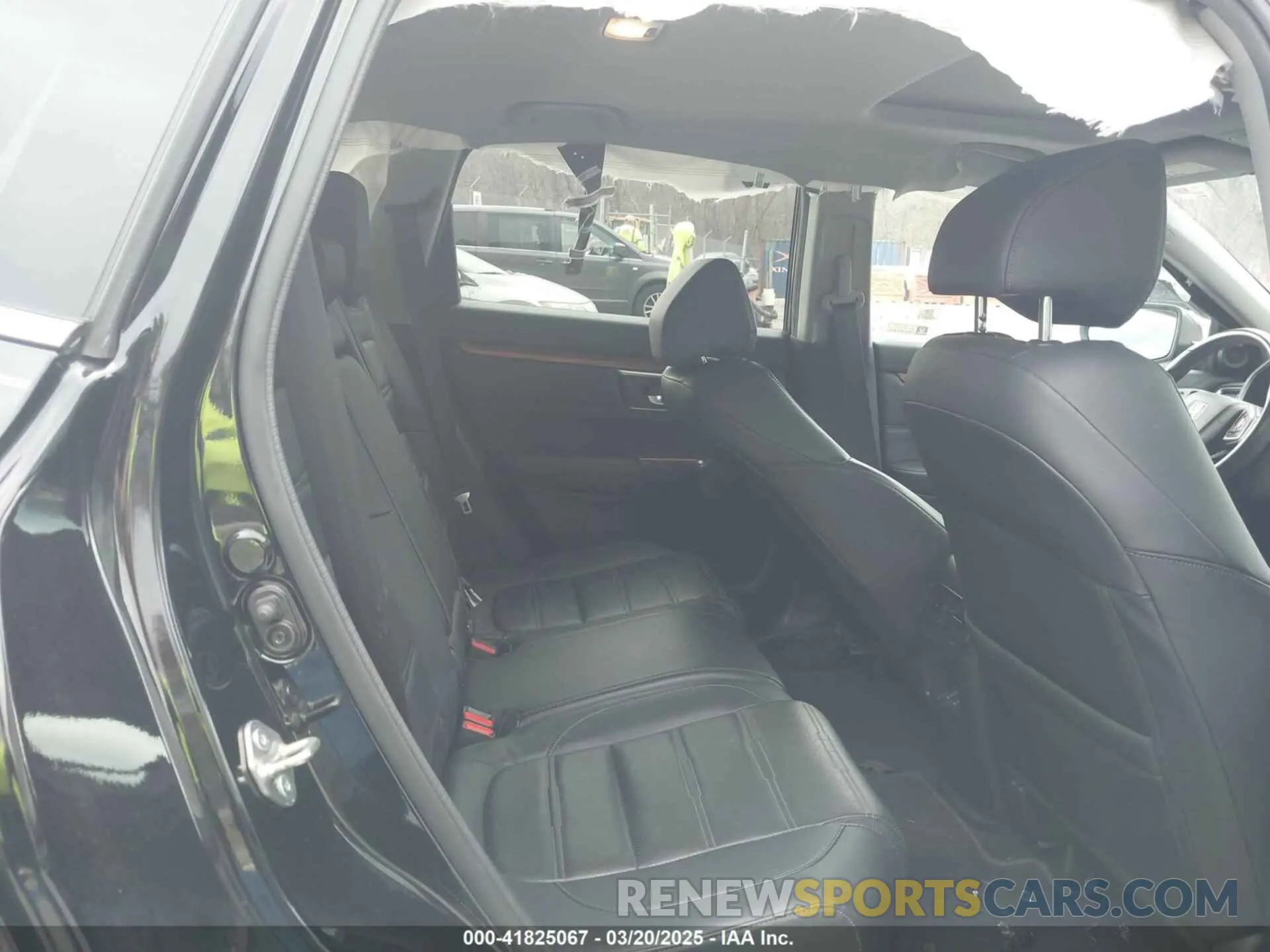 8 Photograph of a damaged car 7FARW2H86KE051507 HONDA CR-V 2019