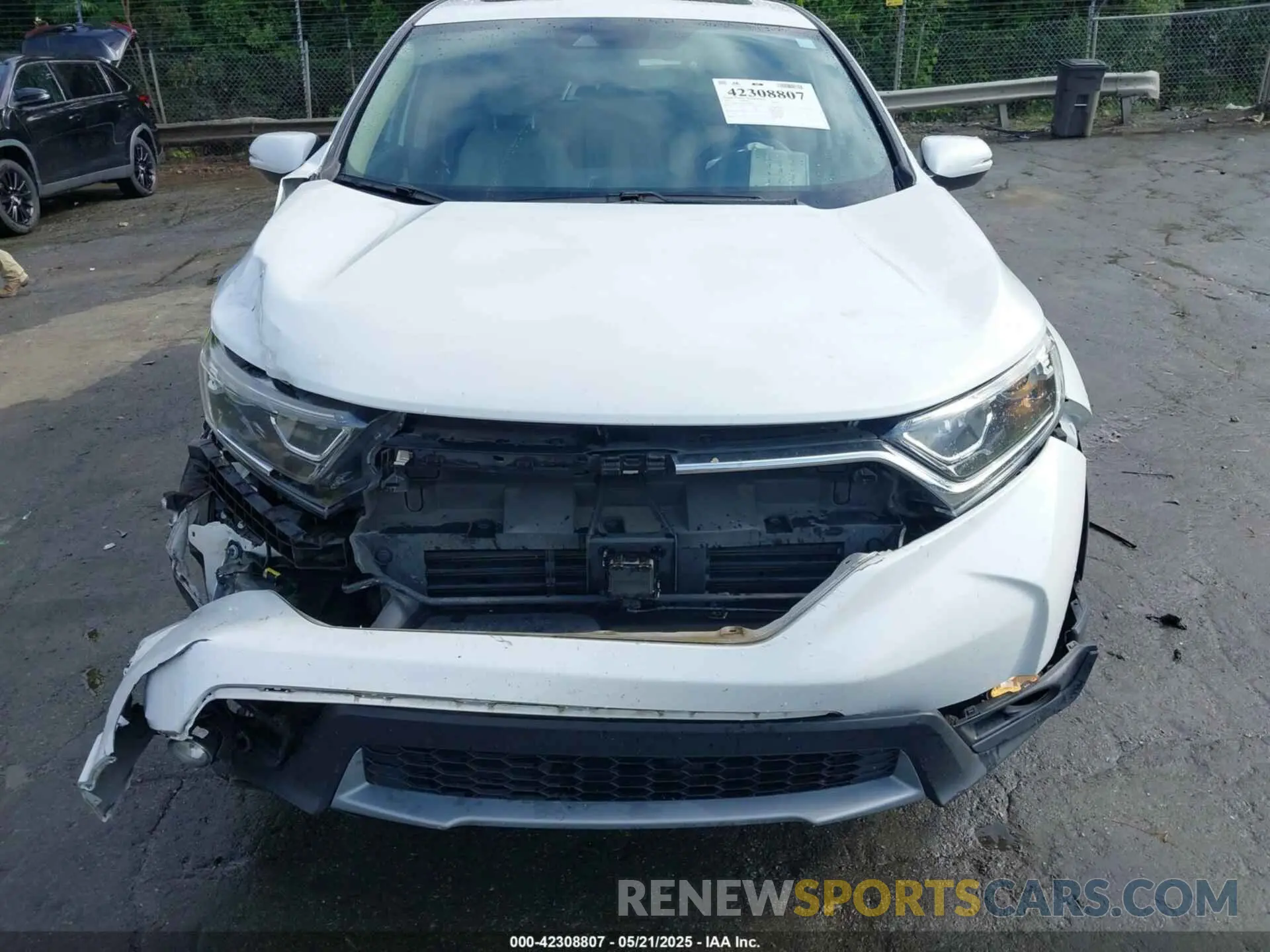 6 Photograph of a damaged car 7FARW2H87KE052827 HONDA CR-V 2019