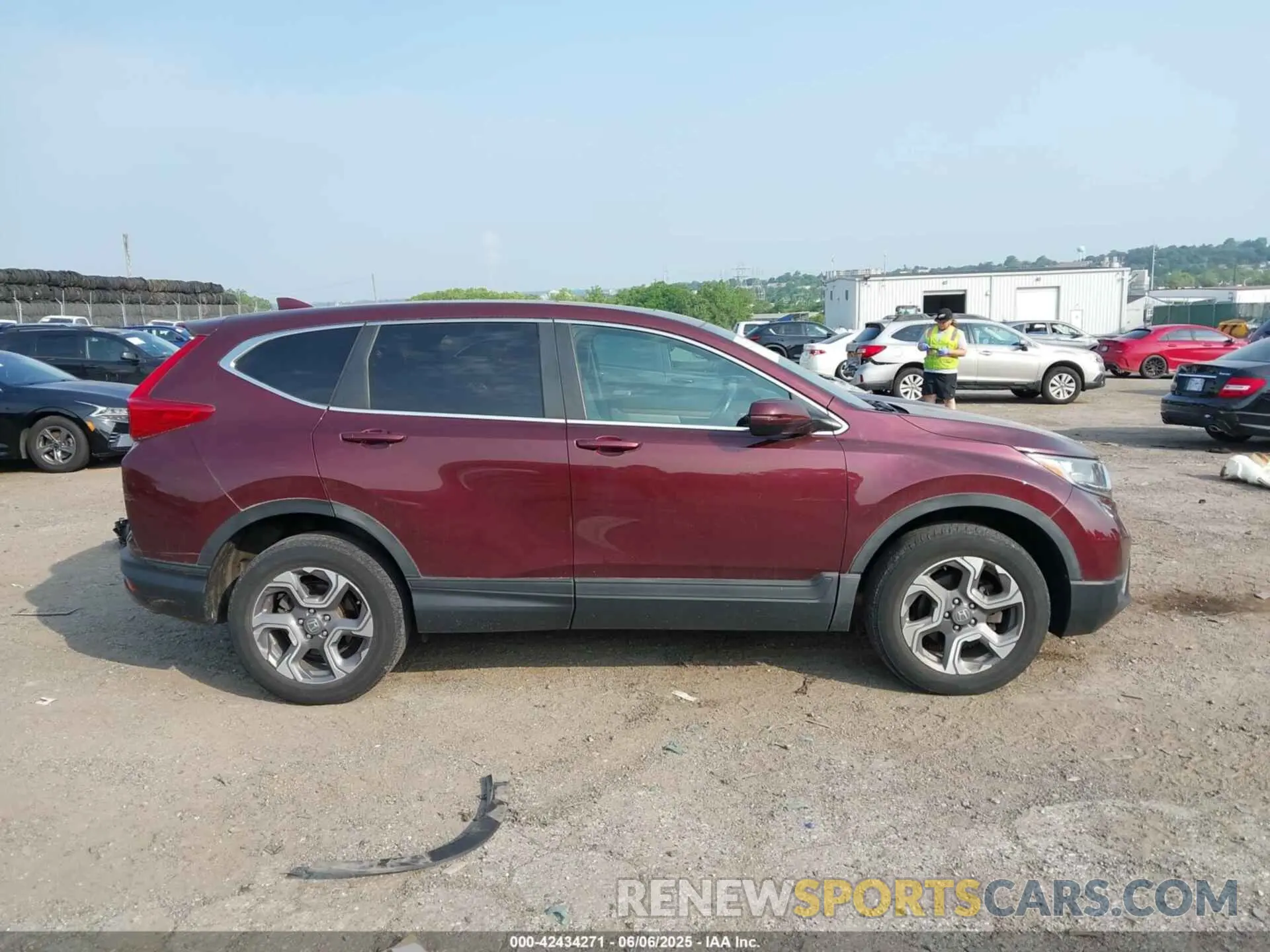 14 Photograph of a damaged car 7FARW2H89KE025743 HONDA CR-V 2019