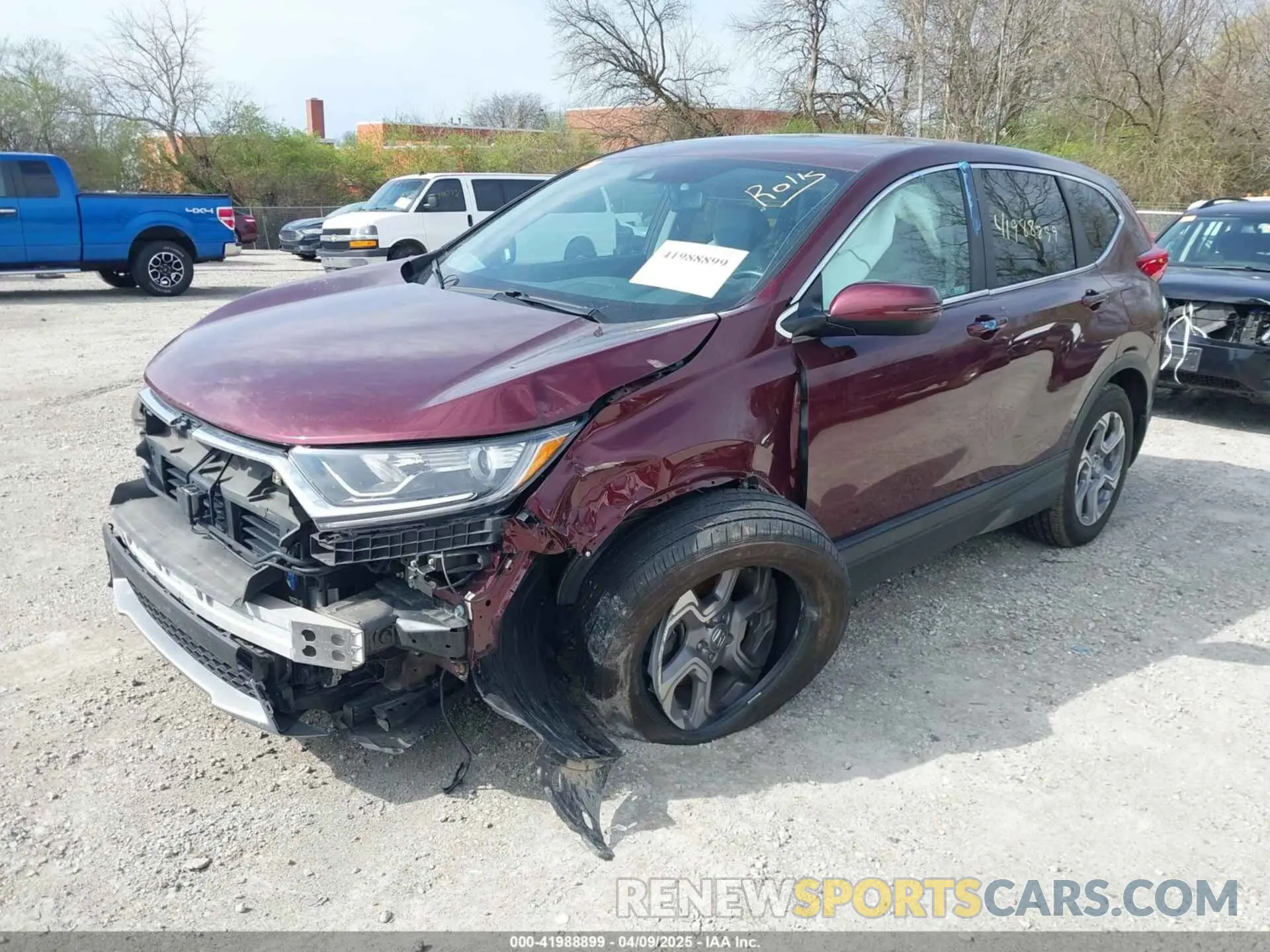 2 Photograph of a damaged car 7FARW2H89KE051792 HONDA CR-V 2019