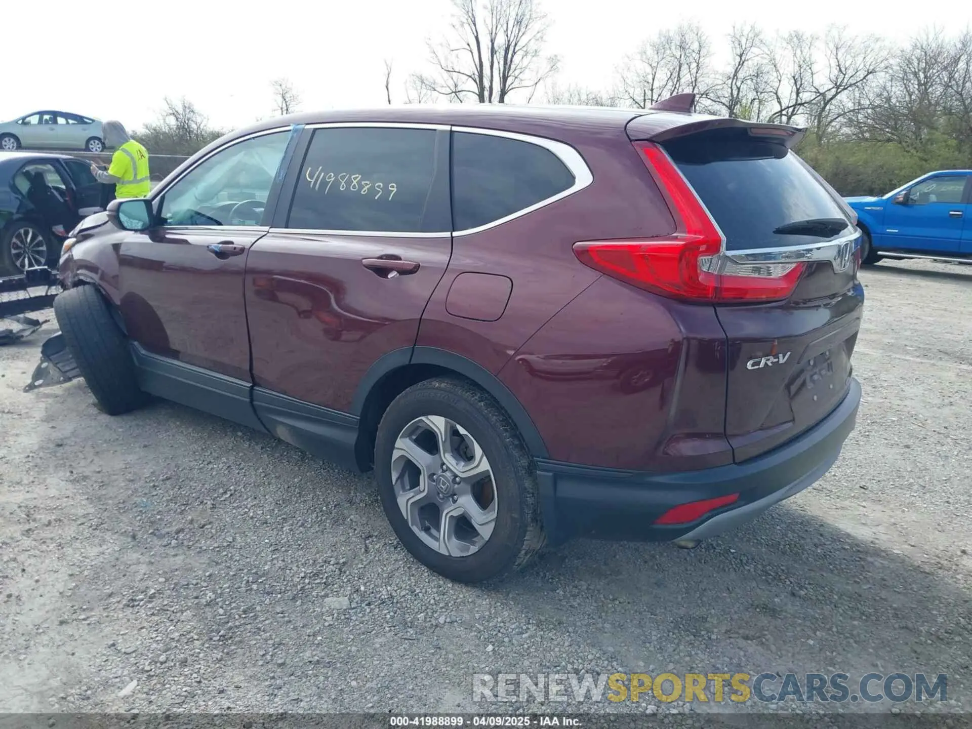 3 Photograph of a damaged car 7FARW2H89KE051792 HONDA CR-V 2019