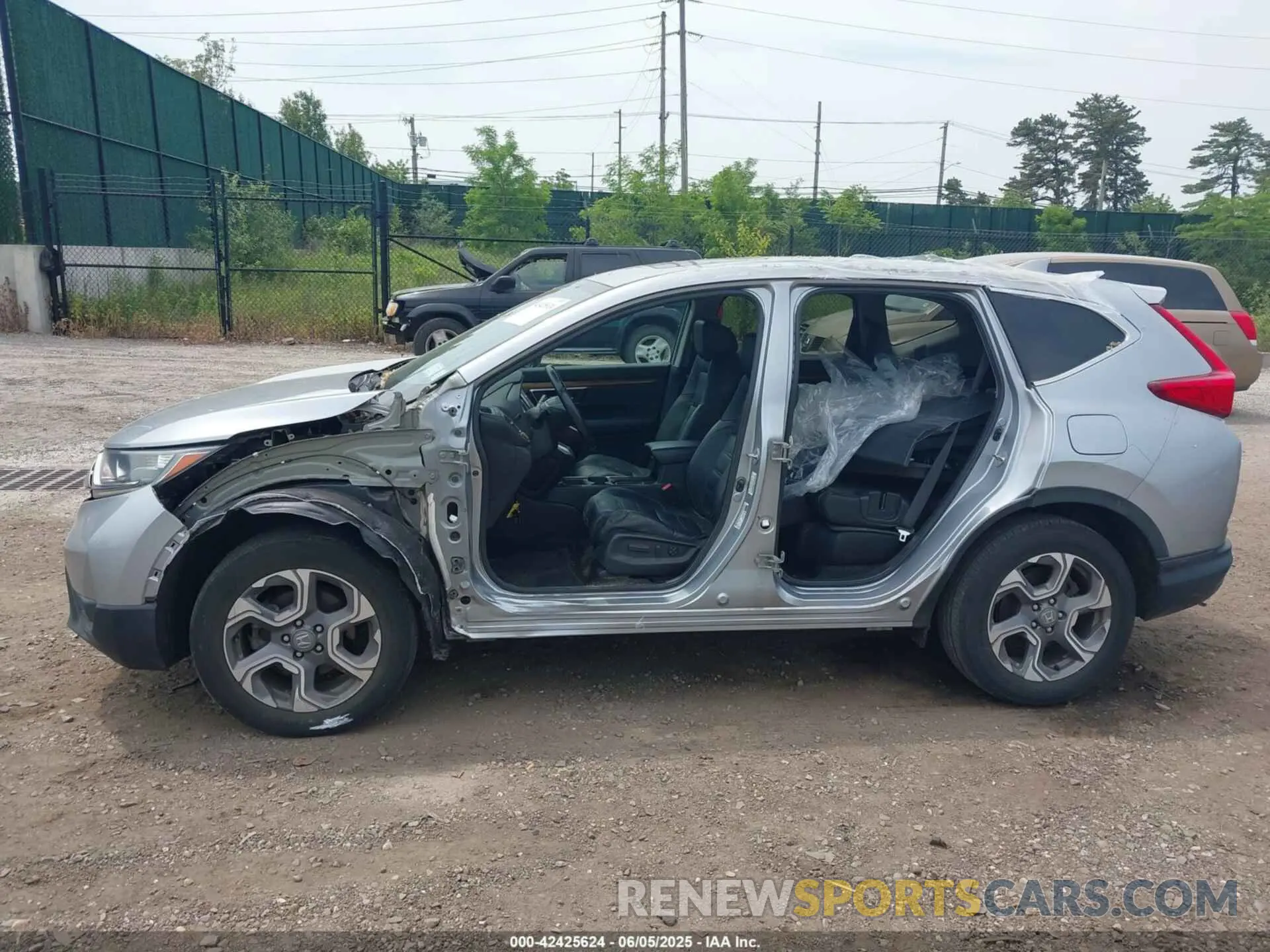 14 Photograph of a damaged car 7FARW2H8XKE040543 HONDA CR-V 2019