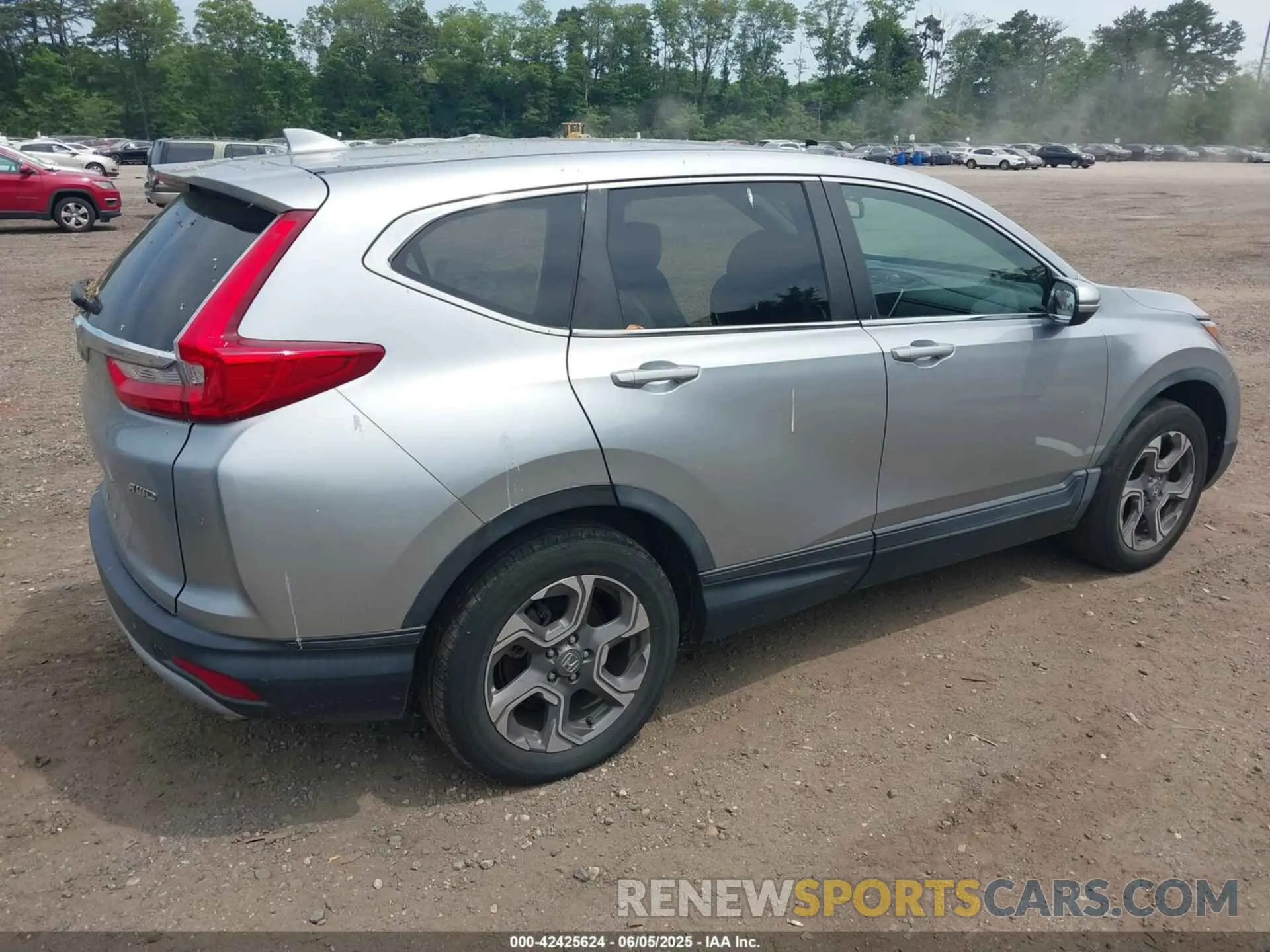 4 Photograph of a damaged car 7FARW2H8XKE040543 HONDA CR-V 2019