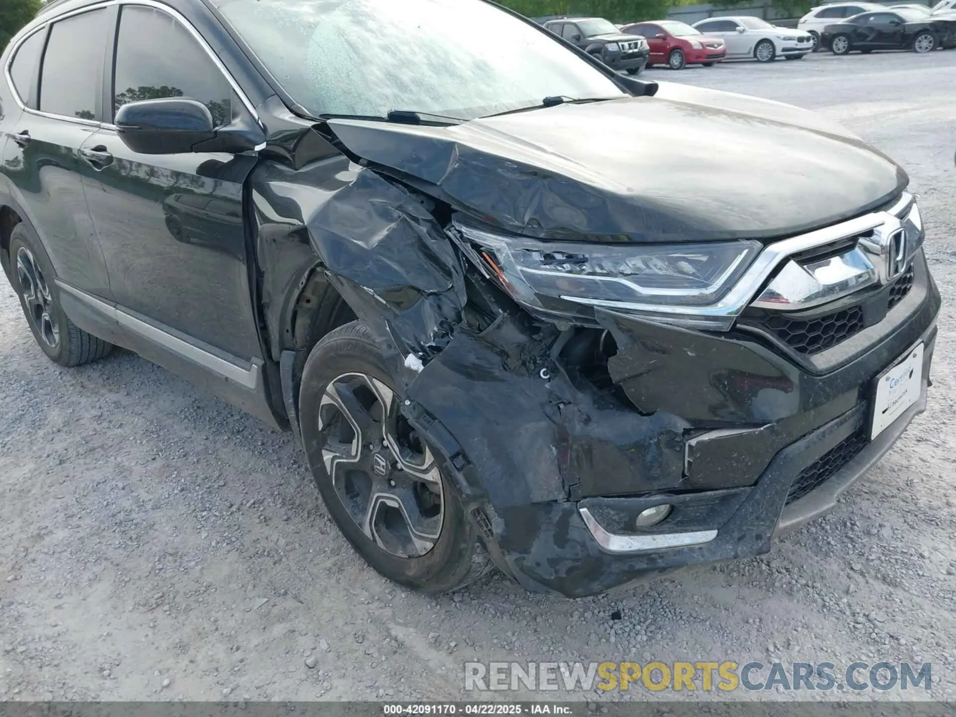 6 Photograph of a damaged car 7FARW2H92KE030632 HONDA CR-V 2019