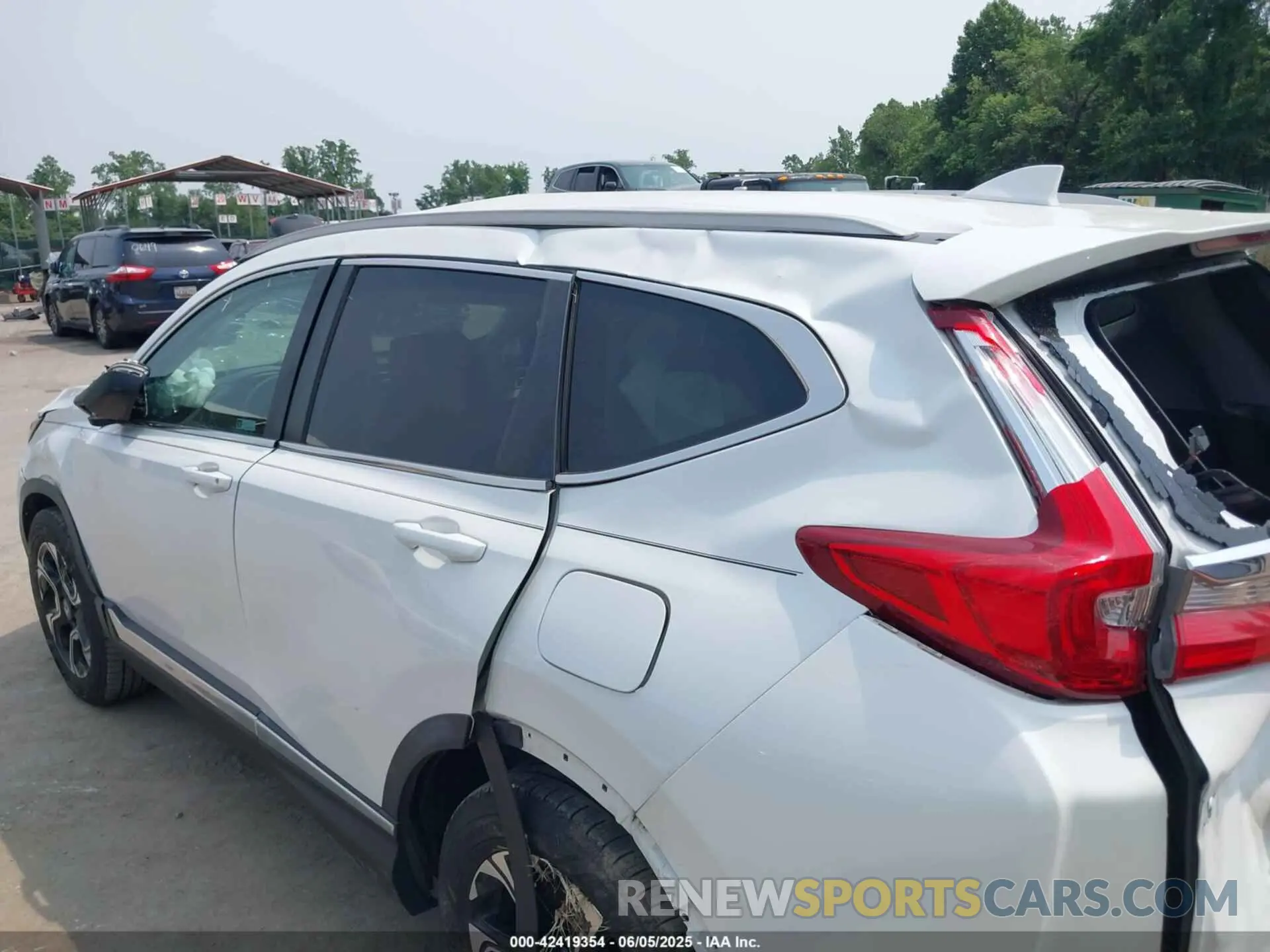 22 Photograph of a damaged car 7FARW2H98KE041621 HONDA CR-V 2019