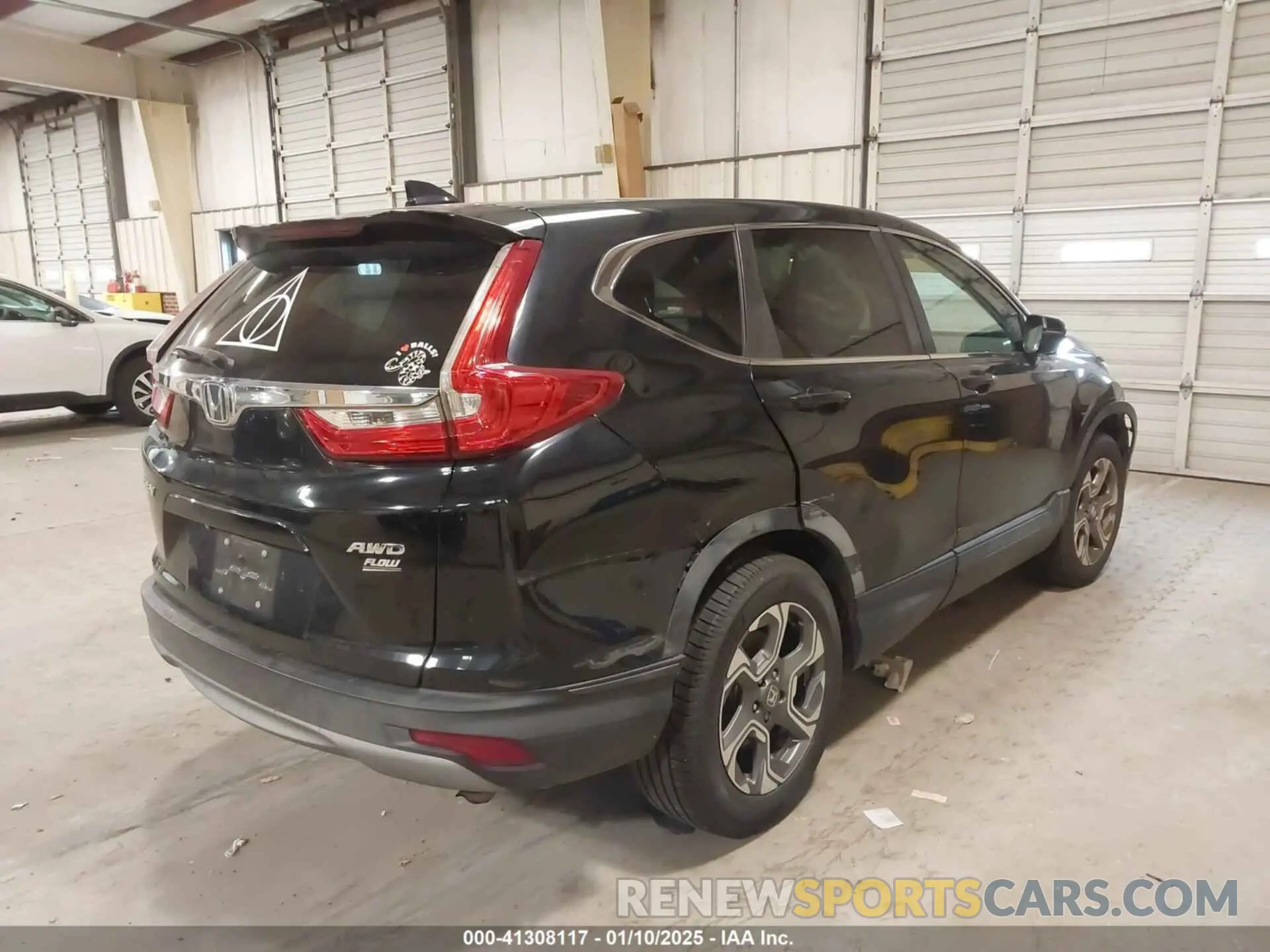 4 Photograph of a damaged car JHLRW2H51KX013452 HONDA CR-V 2019