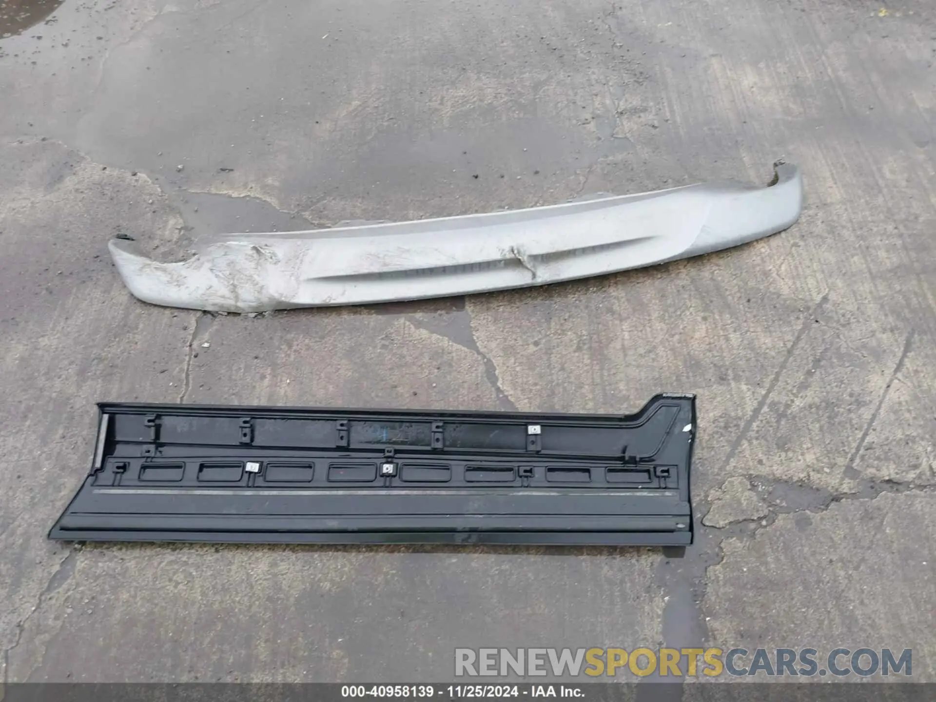 12 Photograph of a damaged car JHLRW2H51KX022989 HONDA CR-V 2019